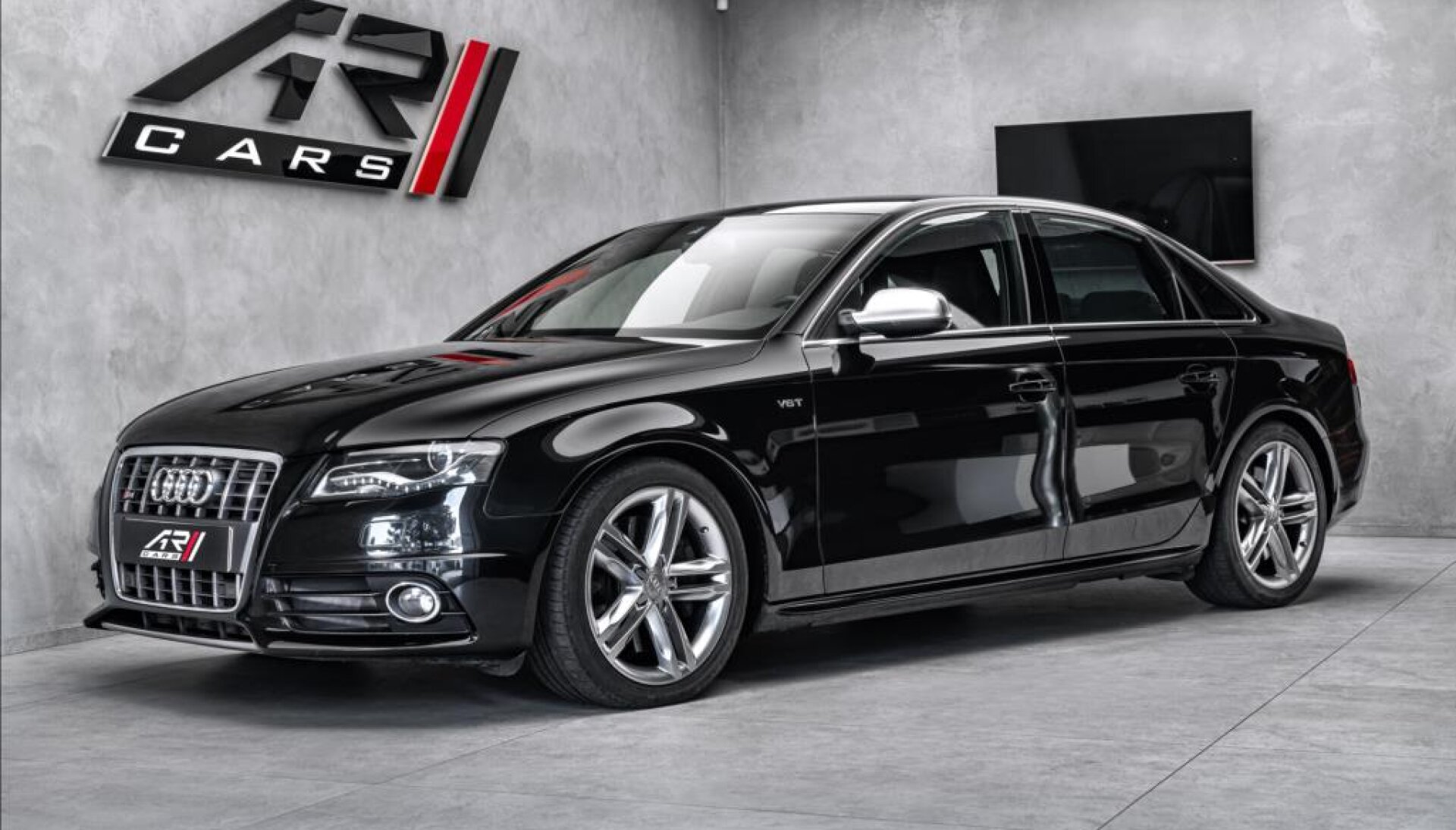 Audi S4 3.0 TFSI quattro, B&O, karbon, CZ