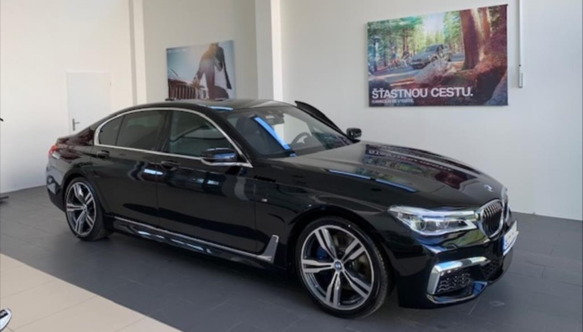 BMW Řada 7 730d xDrive M-paket, business, servis, CZ
