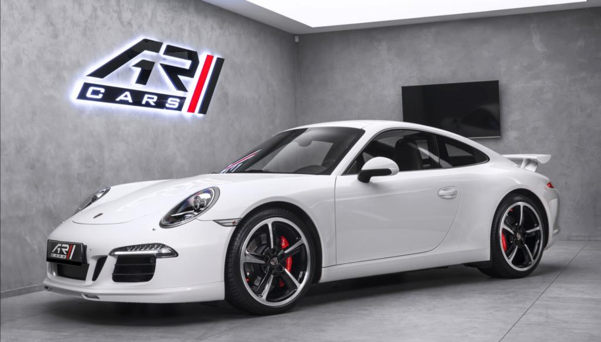 Porsche 911 Carrera S, Aero kit, sport chrono, výfuky