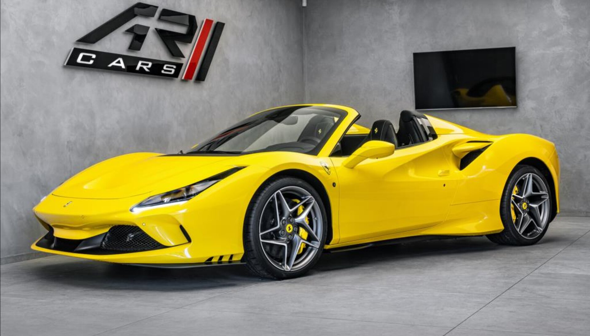 Ferrari F8 3,9 TRIBUTO, SPIDER, LIFT, KAMERA, ZÁRUKA