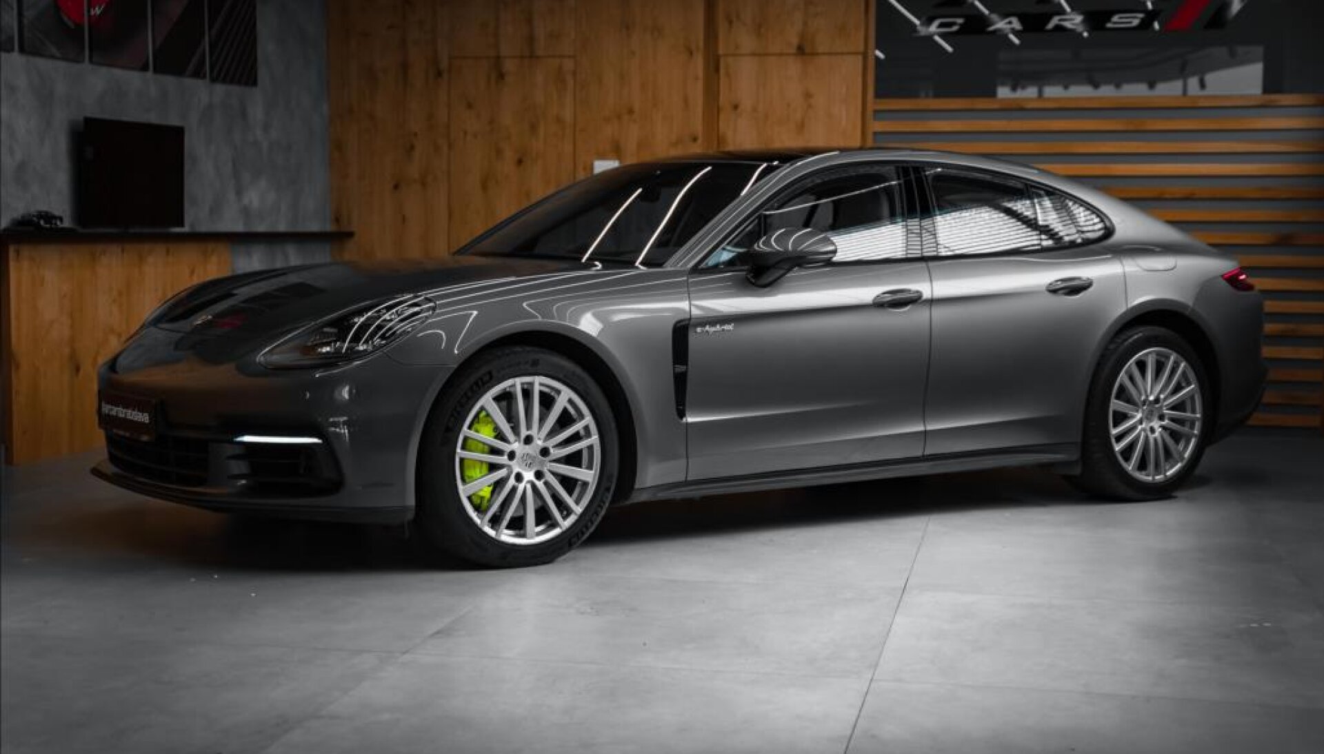 Porsche Panamera 2,9 4 E-HYBRID, BOSE, NOČNÉ VIDENIE, PANORAMA