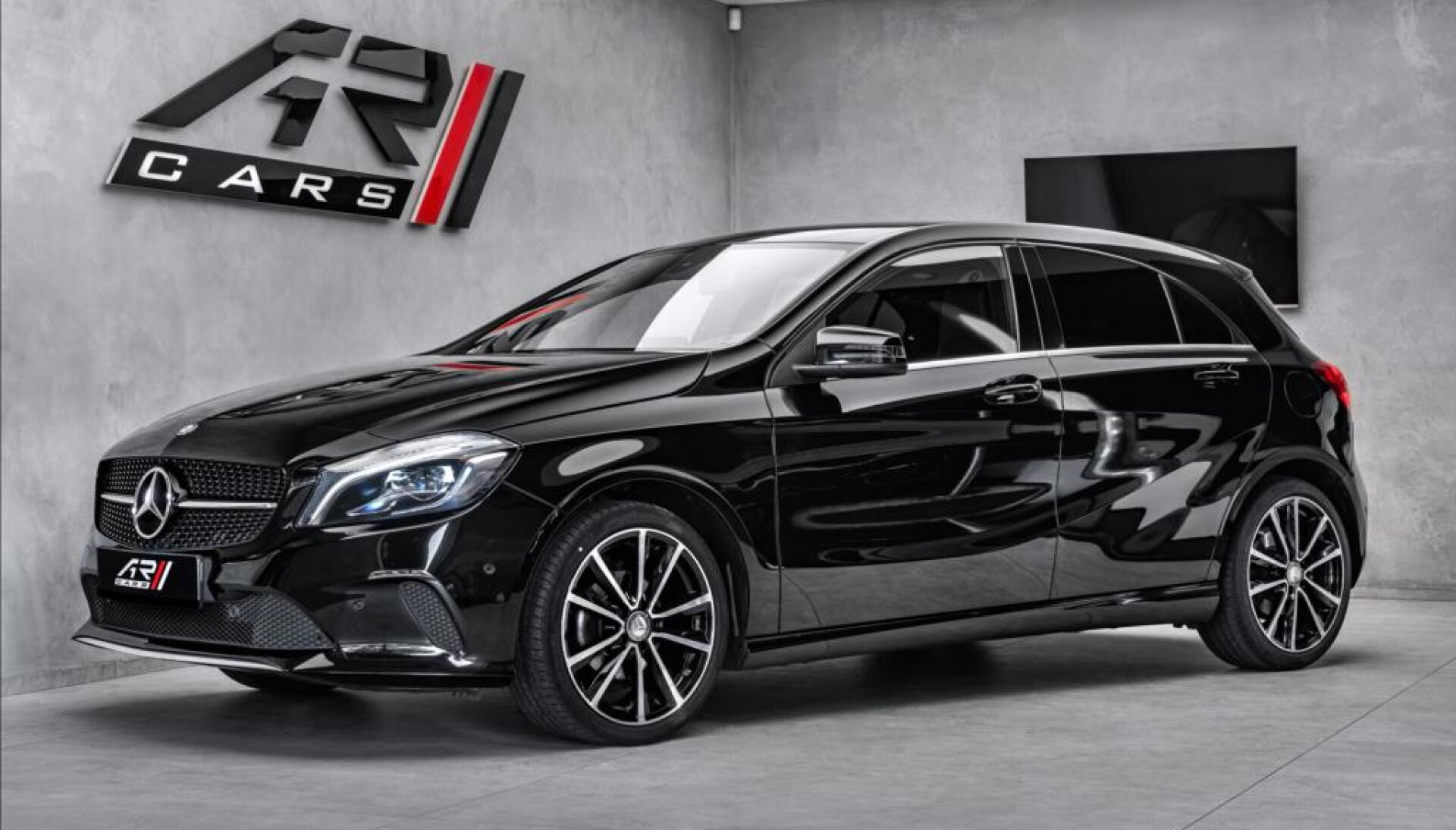 Mercedes-Benz Třídy A A 180 d, LED, Navigace