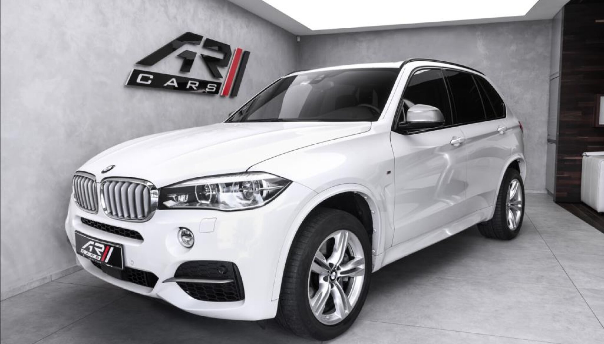 BMW X5 M 50d panorama, HK audio, nezávislé