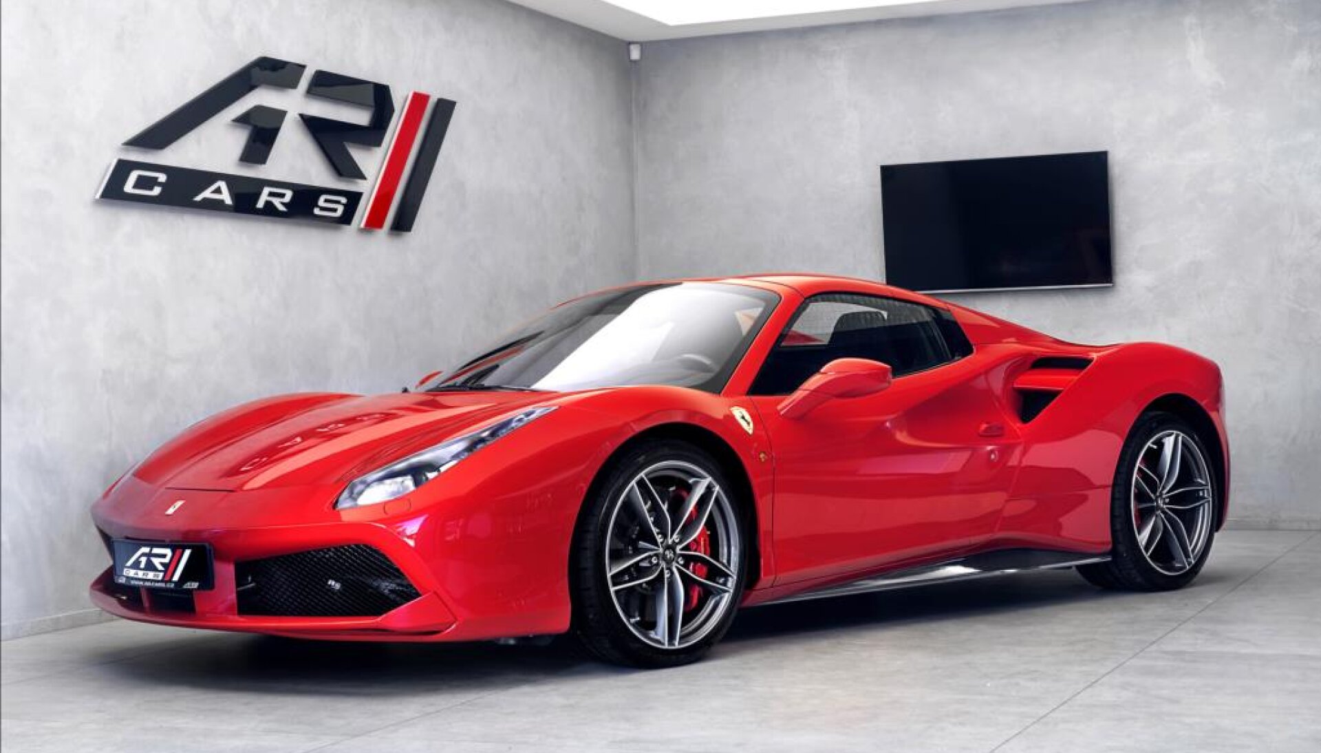 Ferrari 488 Spider, karbonová sedadla, lift, kamera, skladem!!