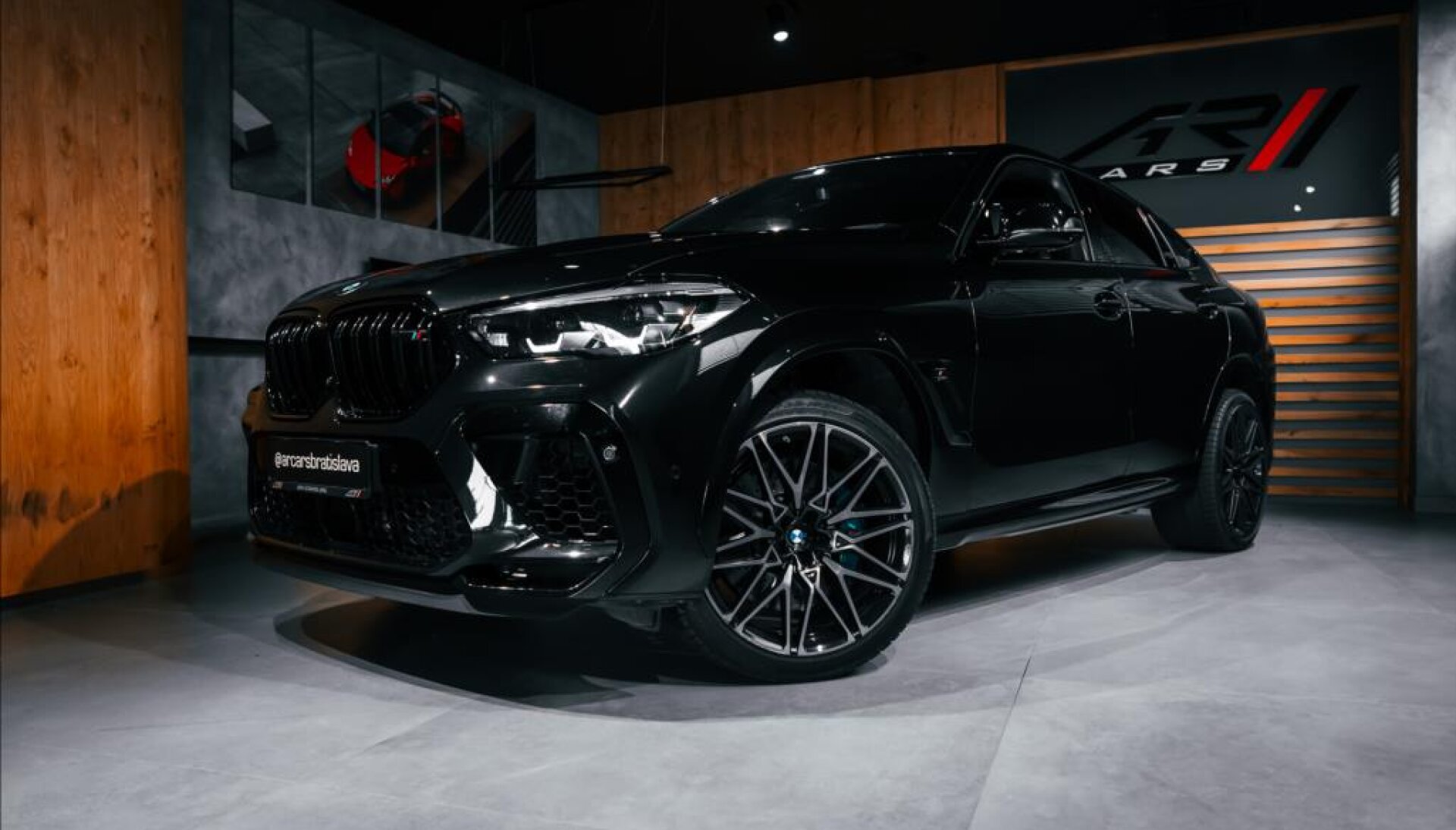 BMW X6 4,4 M COMPETITION, H/K, M SPORT VÝFUKY