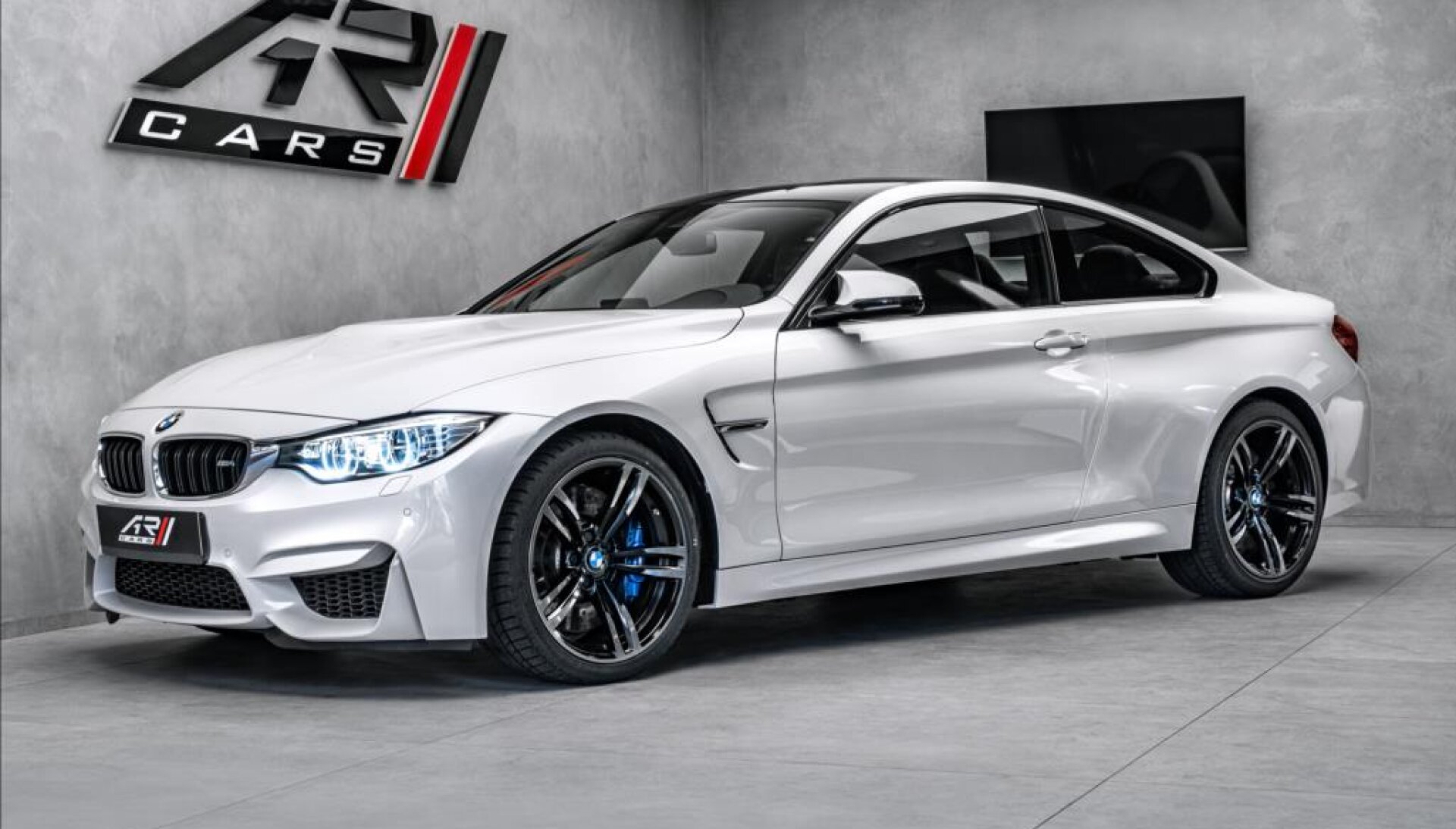 BMW M4 Navi*Harman Kardon*kamera