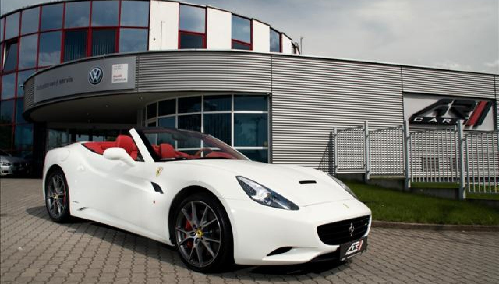 Ferrari California 4,3 Diamond kola Magnetic ride