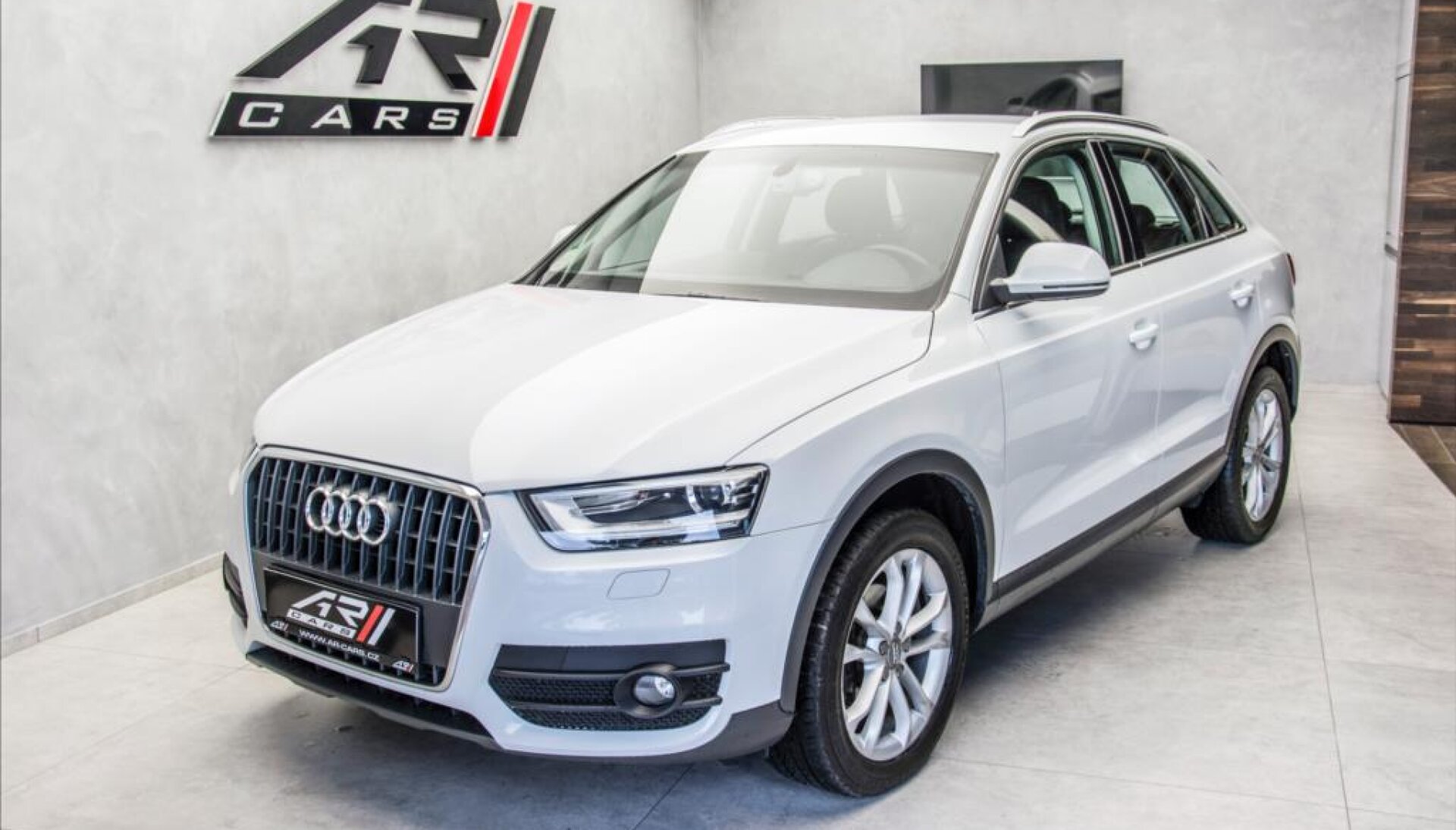 Audi Q3 2.0 TDI quattro, automat, Alcantara, CZ