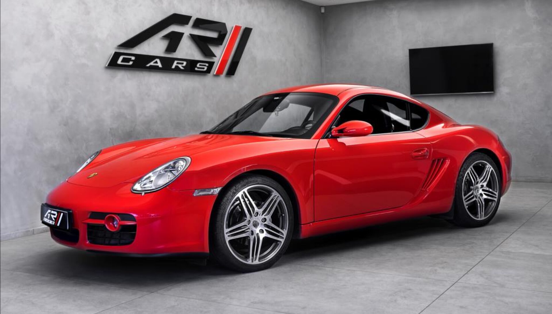 Porsche Cayman 2.7 PASM, sportovní výfuky, BOSE, individual