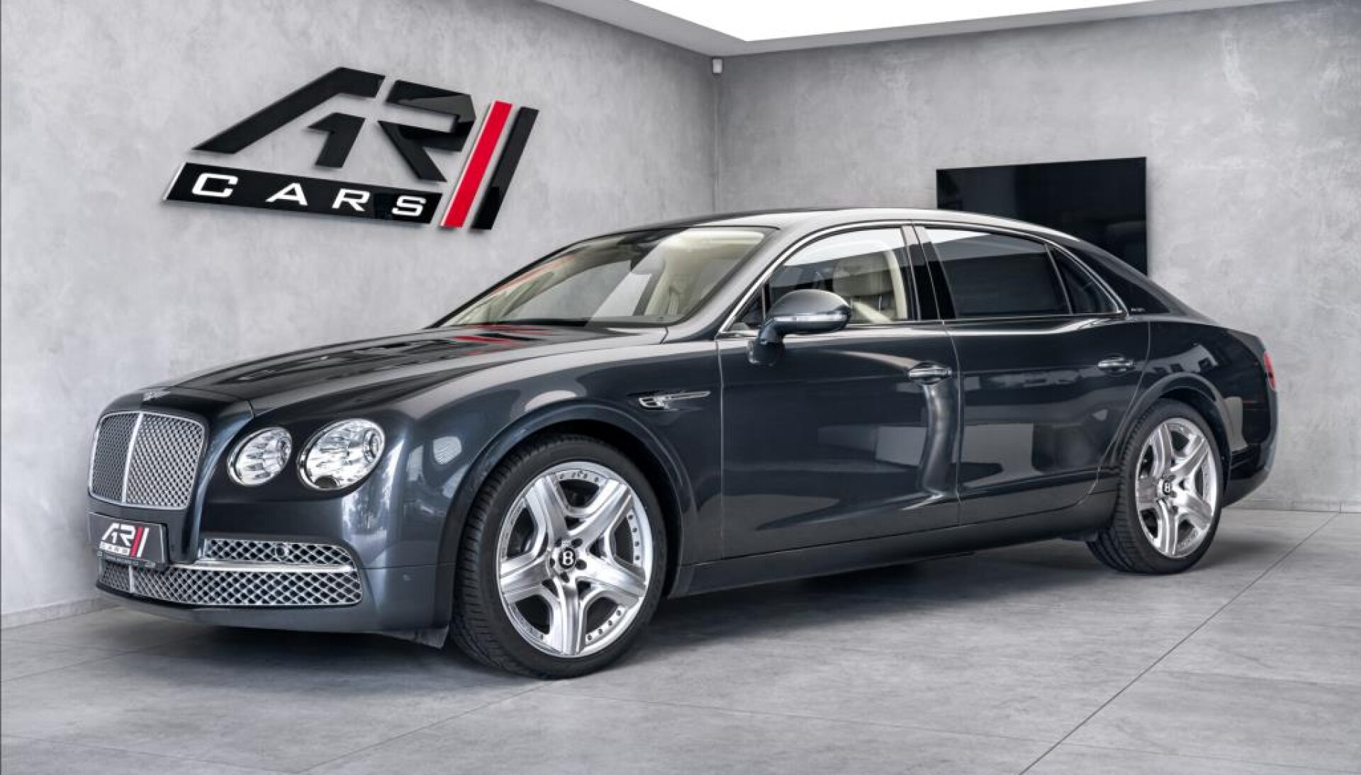 Bentley Continental Flying Spur W12 Mulliner, entertainment