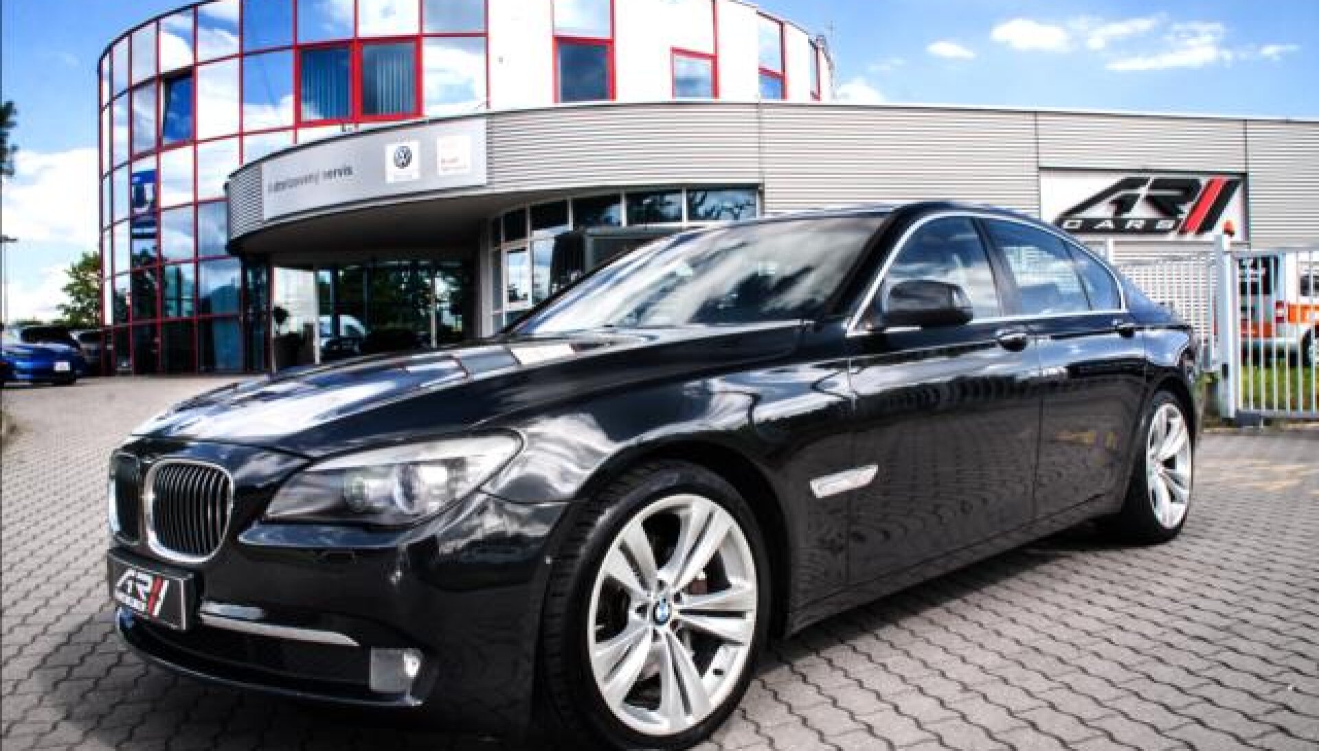 BMW Řada 7 730d Dynamic Drive, šíbr, adapt. tempomat