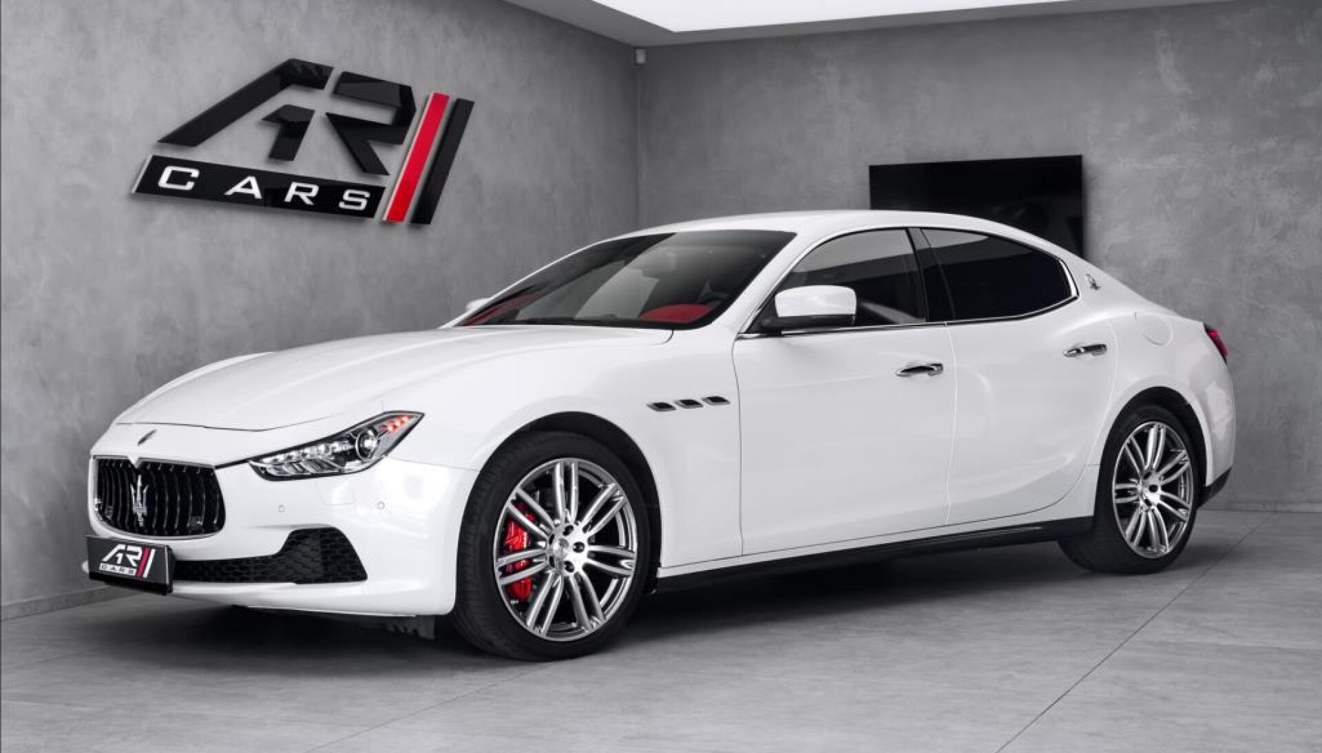 Maserati Ghibli SQ4, karbon, sada zimních kol