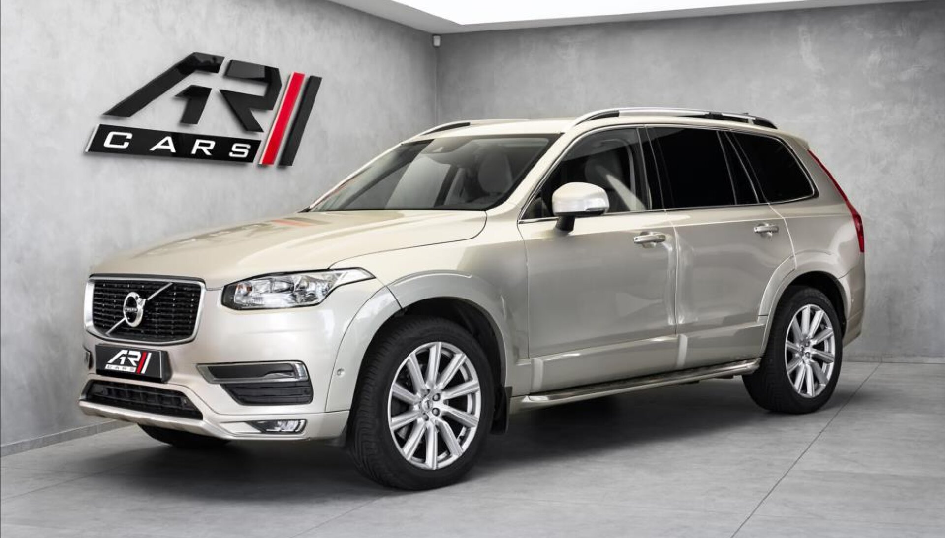 Volvo XC90 D5, AWD, Drive-E, aut., Momentum, CZ