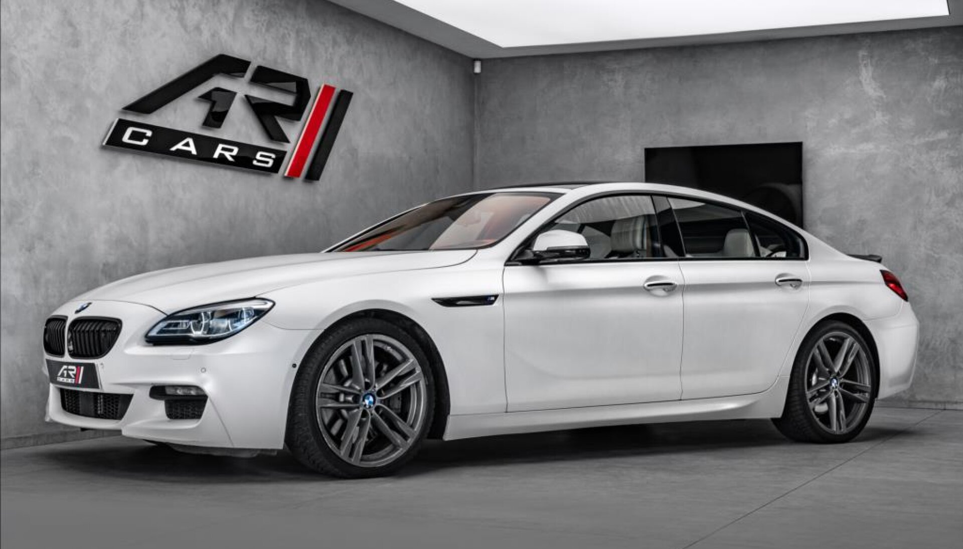 BMW Řada 6 650i xDrive Gran Coupé, individual, CZ