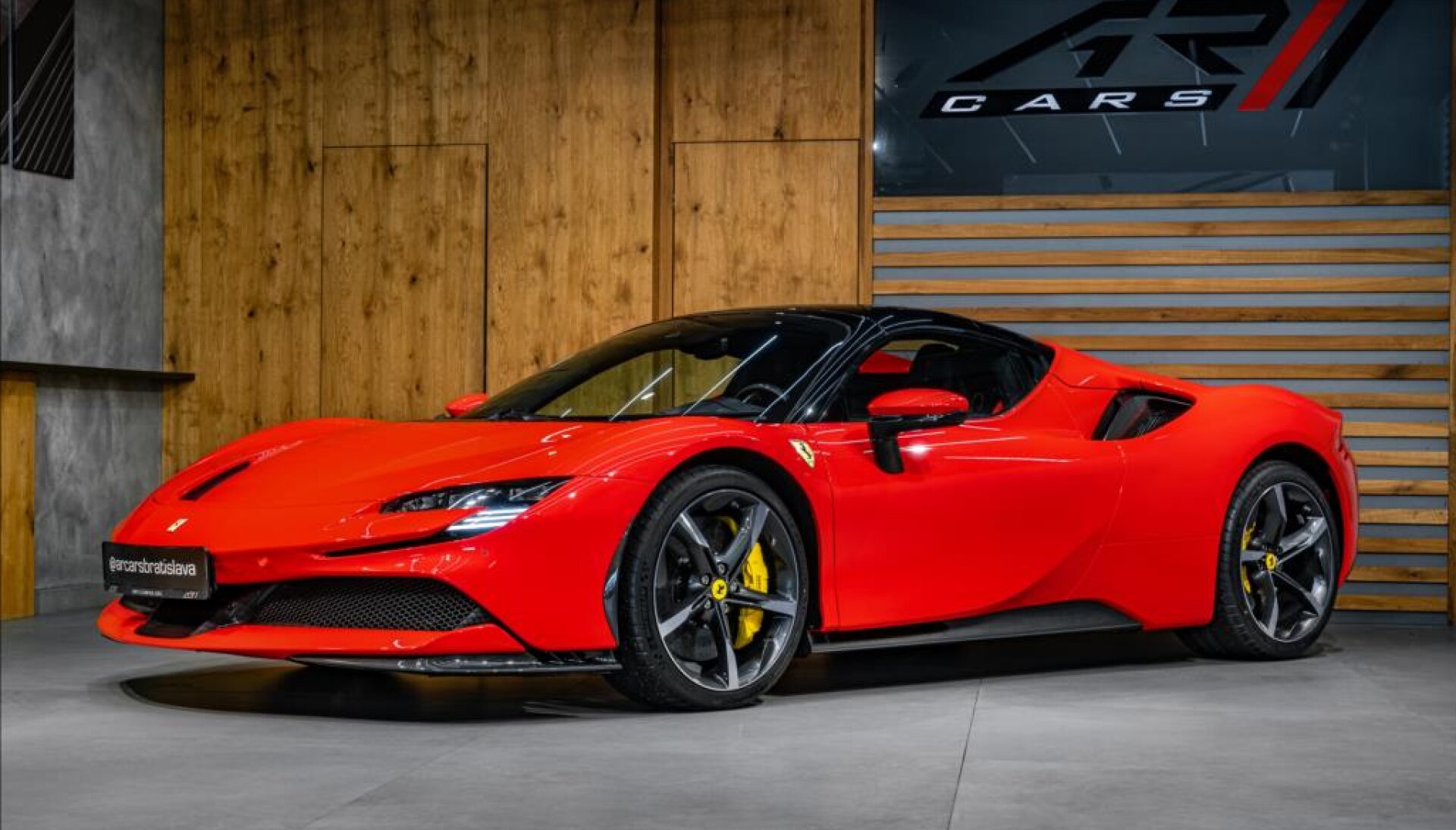 Ferrari SF90 4,0 SPIDER, FULL VÝBAVA