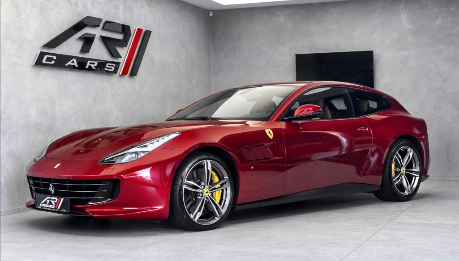 Ferrari GTC4 Lusso GTC4Lusso V12, JBL, rosso Maranello, CZ