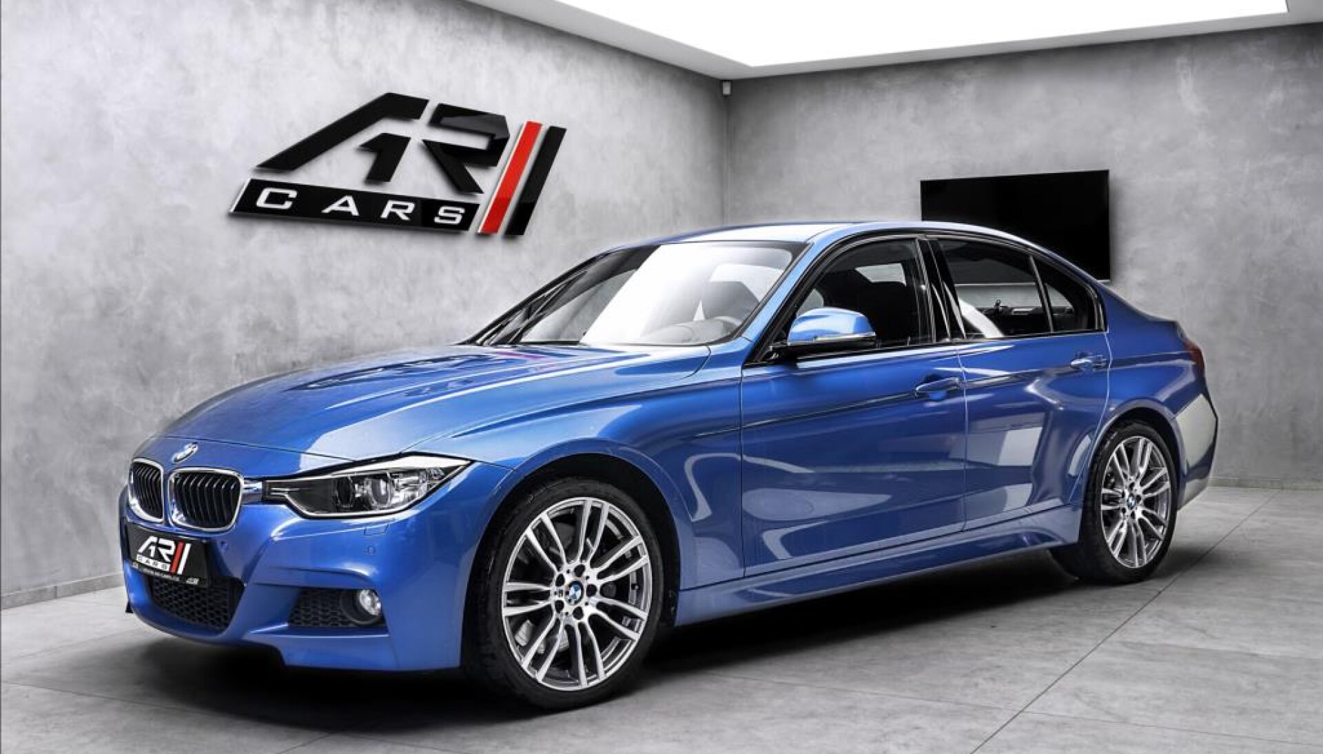 BMW Řada 3 335i M-paket, Head-up, asistenty, CZ