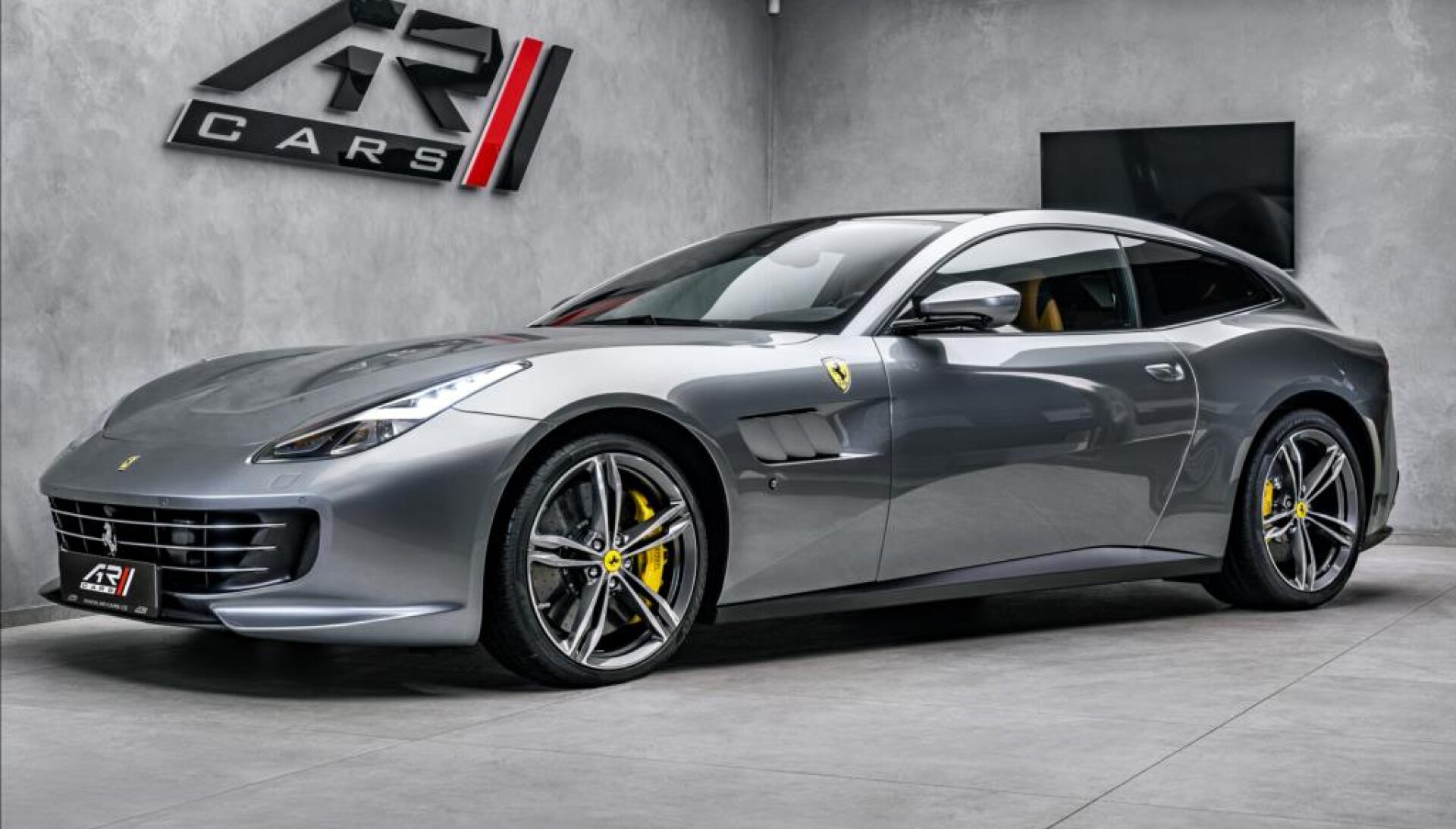 Ferrari GTC4 Lusso V12, PANORAMA, VENTILACE, JBL, 360°