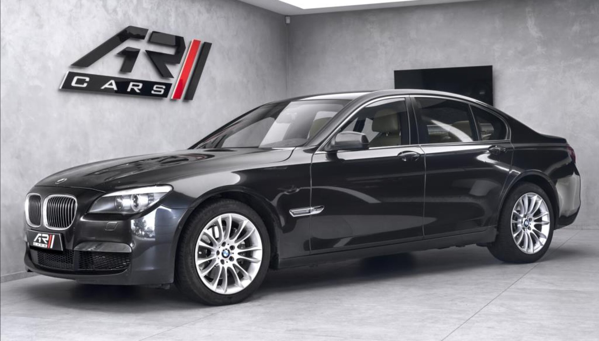 BMW Řada 7 740d xDrive M-paket, asistenty, TV, ventilace, CZ