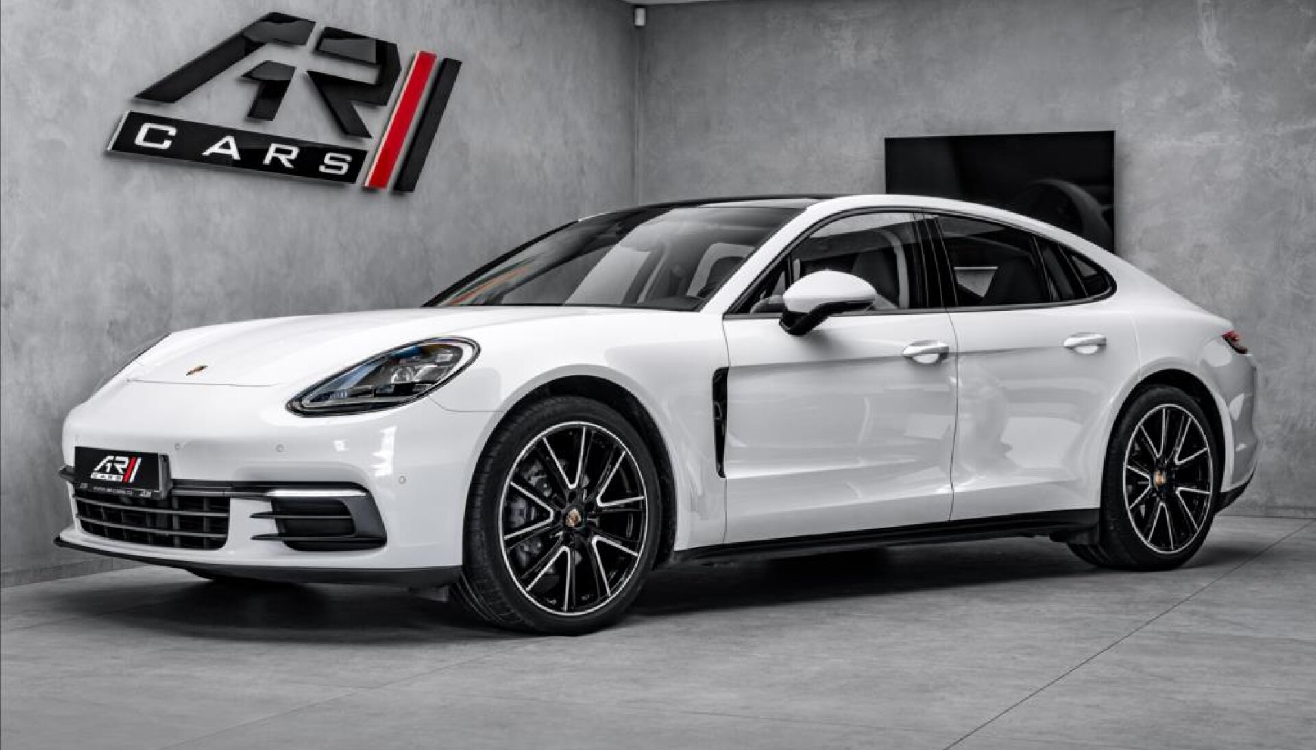 Porsche Panamera 4 V6, panorama, soft, nezávislé, CZ