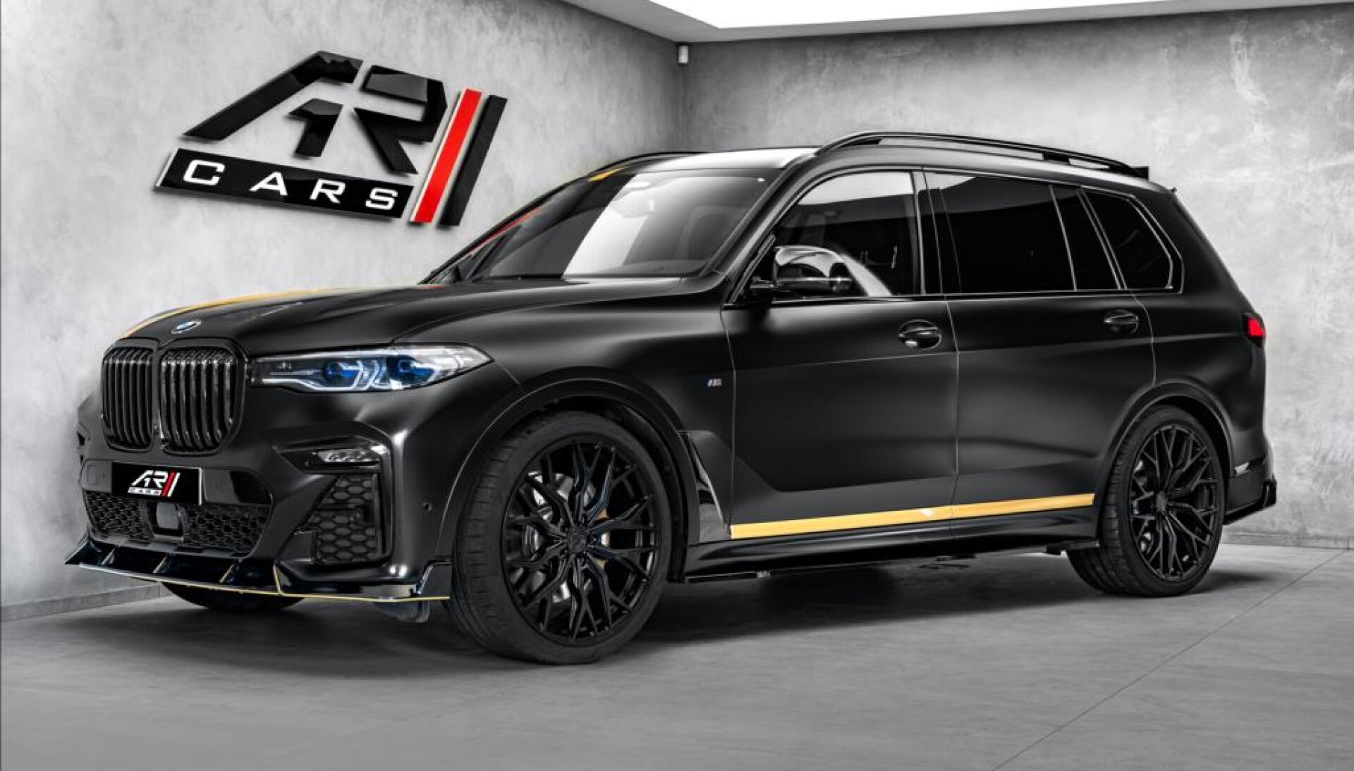 BMW X7 M50i xDrive, laser, pano Sky, 23"kola, TV, fólie