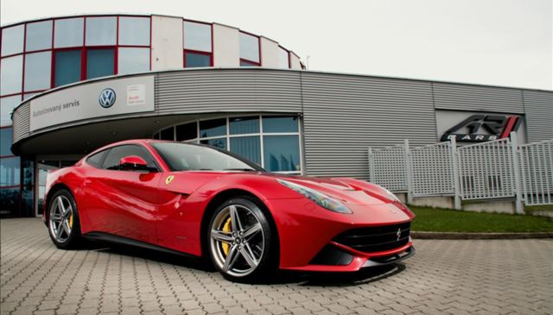 Ferrari F12 Berlinetta 6.3 Rosso Berlinetta Karbonová sedadla