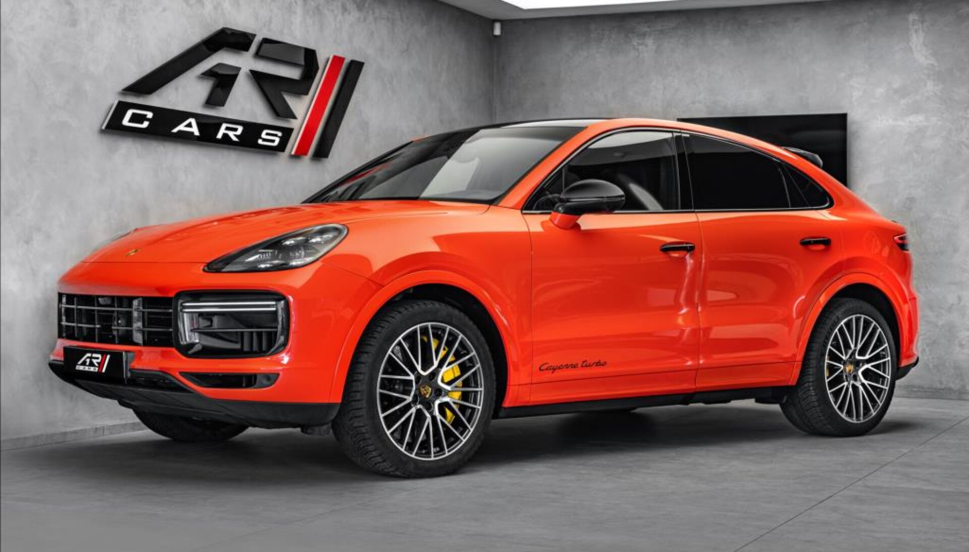 Porsche Cayenne Turbo, Keramiky, PDCC, Burmester, Akrapovič