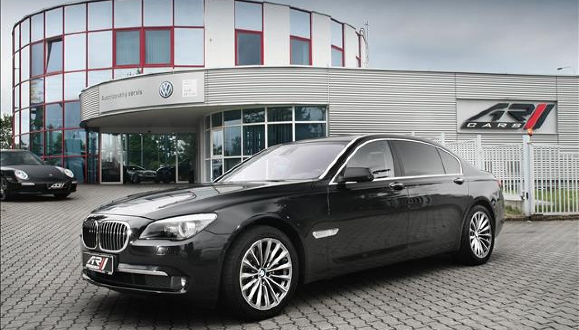 BMW Řada 7 750Li xDrive, max výbava, DVD, TV, noční vidění