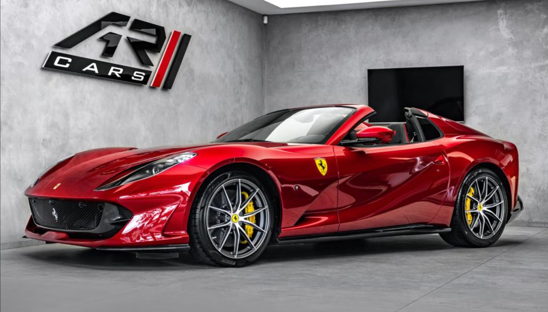Ferrari 812 6,5 GTS V12, lift, karbon, 360°, Alcantara/karbon
