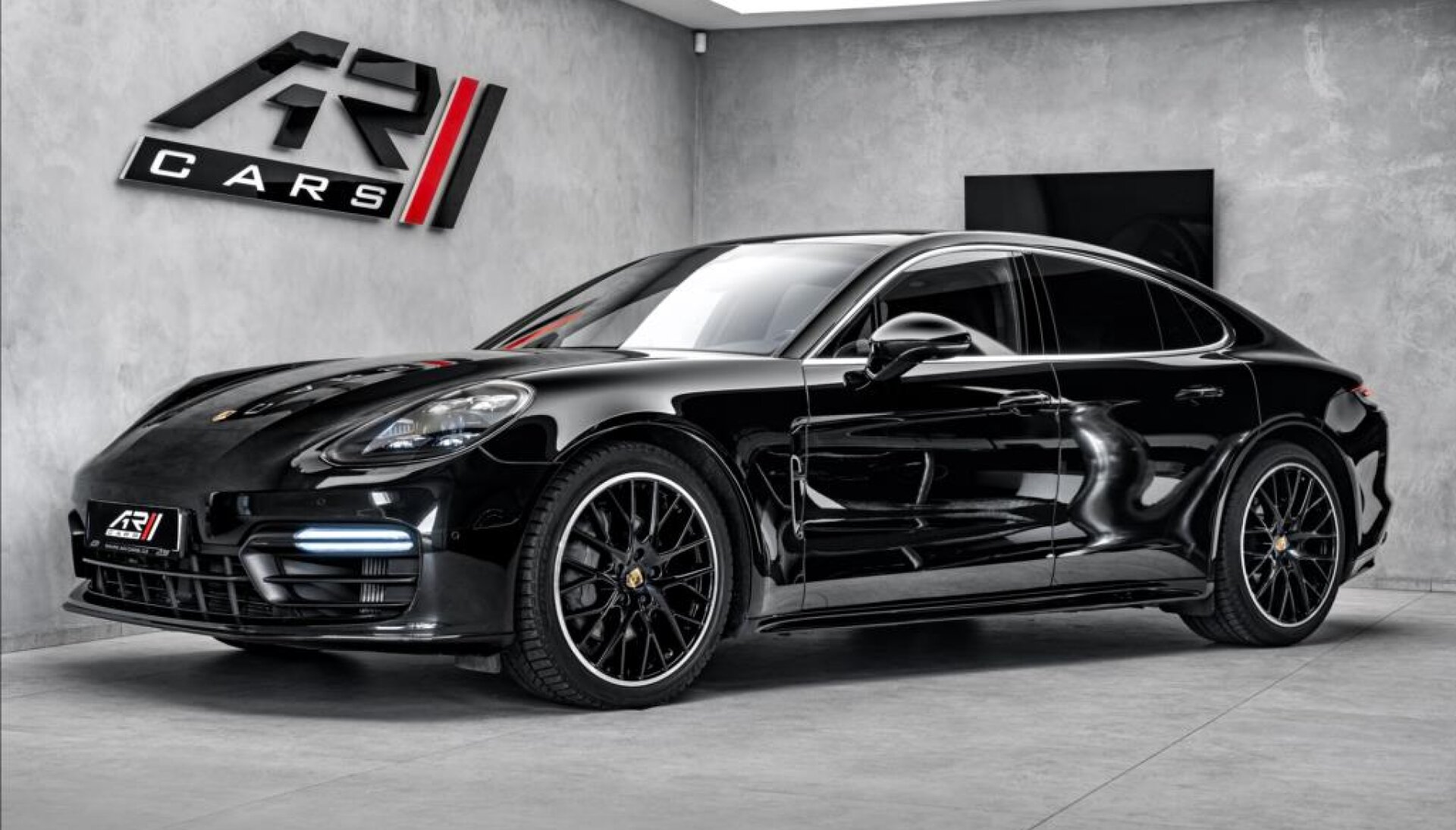 Porsche Panamera 4S Diesel, pano, Matrix, Sport chrono, nezávislé