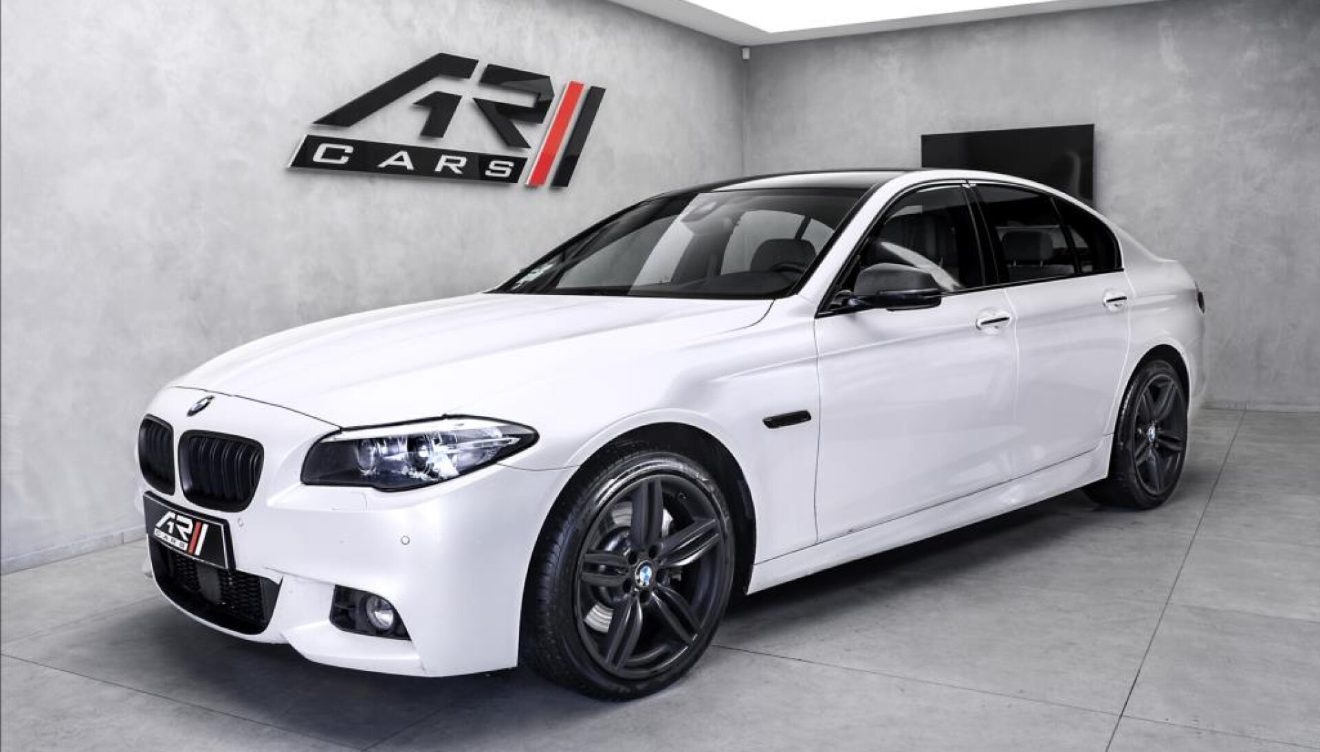 BMW Řada 5 530d xDrive M-paket, HUD, ventilace