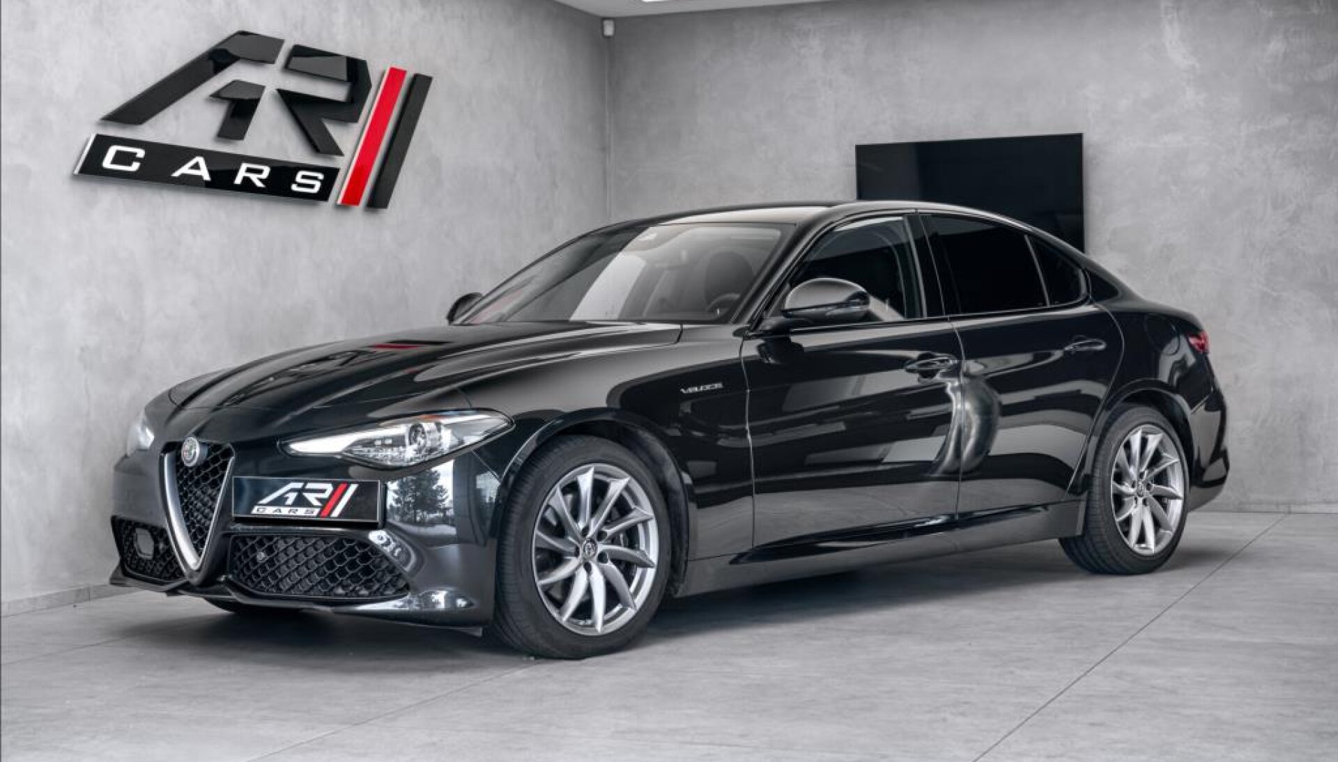Alfa Romeo Giulia VELOCE Q4 AT154kW, DNA, asistenty