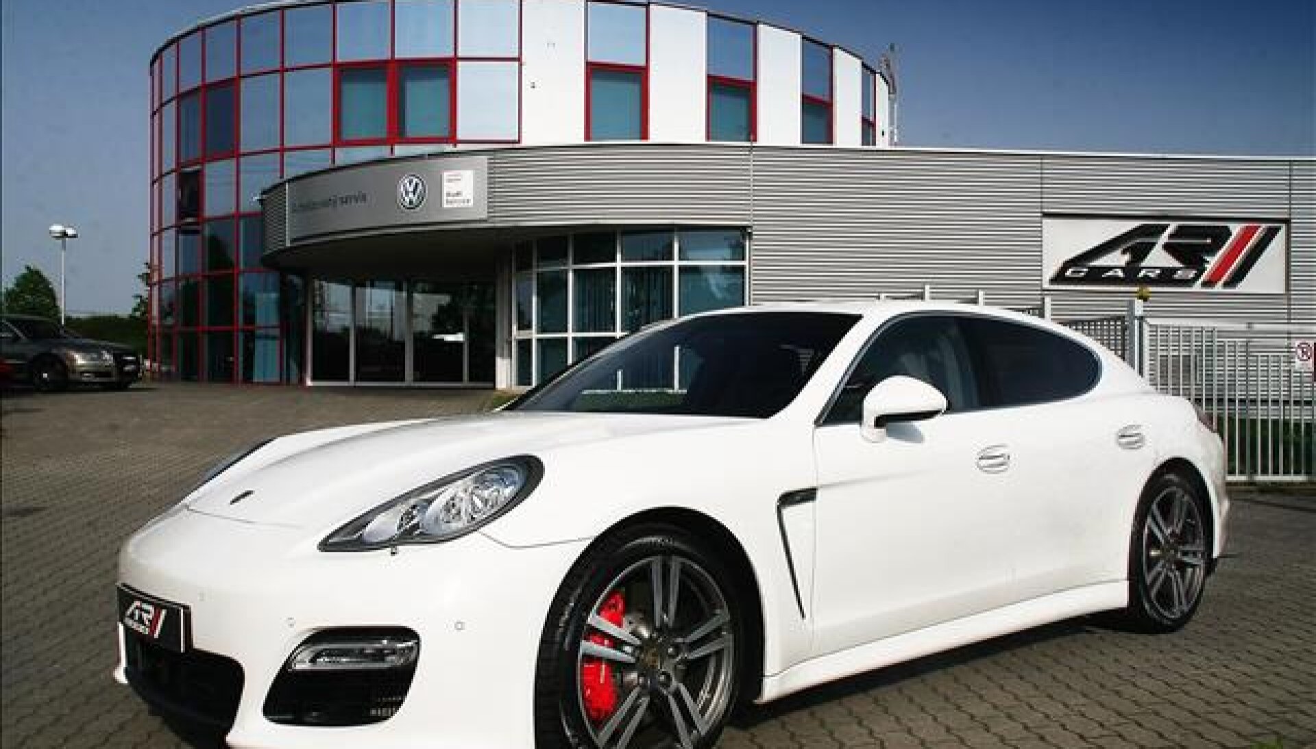 Porsche Panamera Turbo Sport Design Max výbava