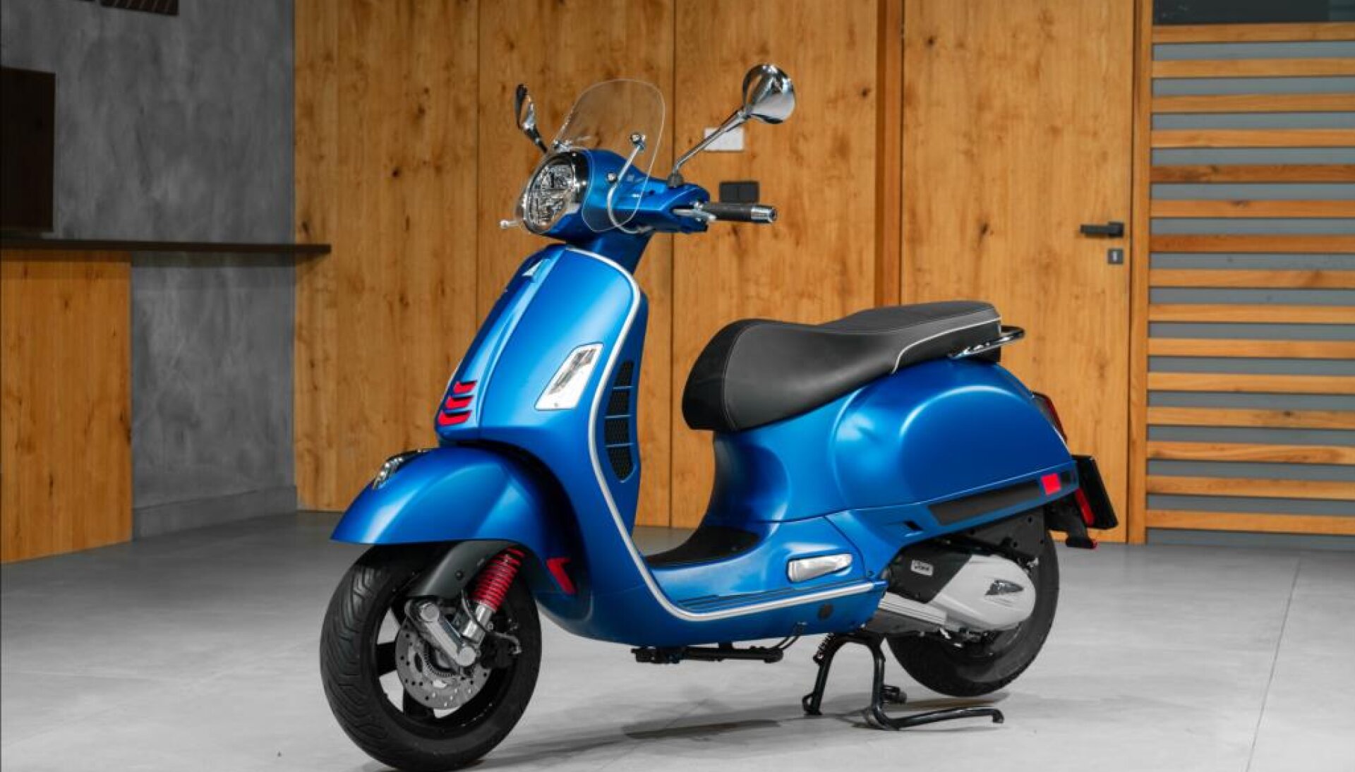 Piaggio 0,1 GTS 125 4T SUPERSPORT, AKRAPOVIČ