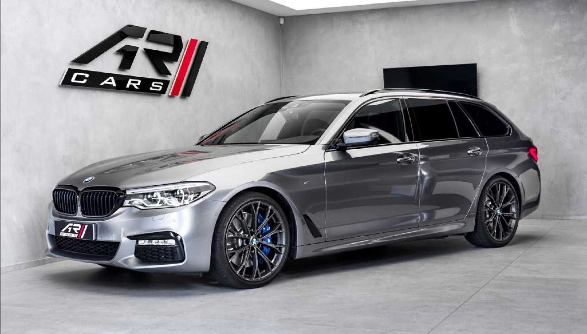 BMW Řada 5 540i xDrive M-paket, Harman/Kardon, asistenty, CZ