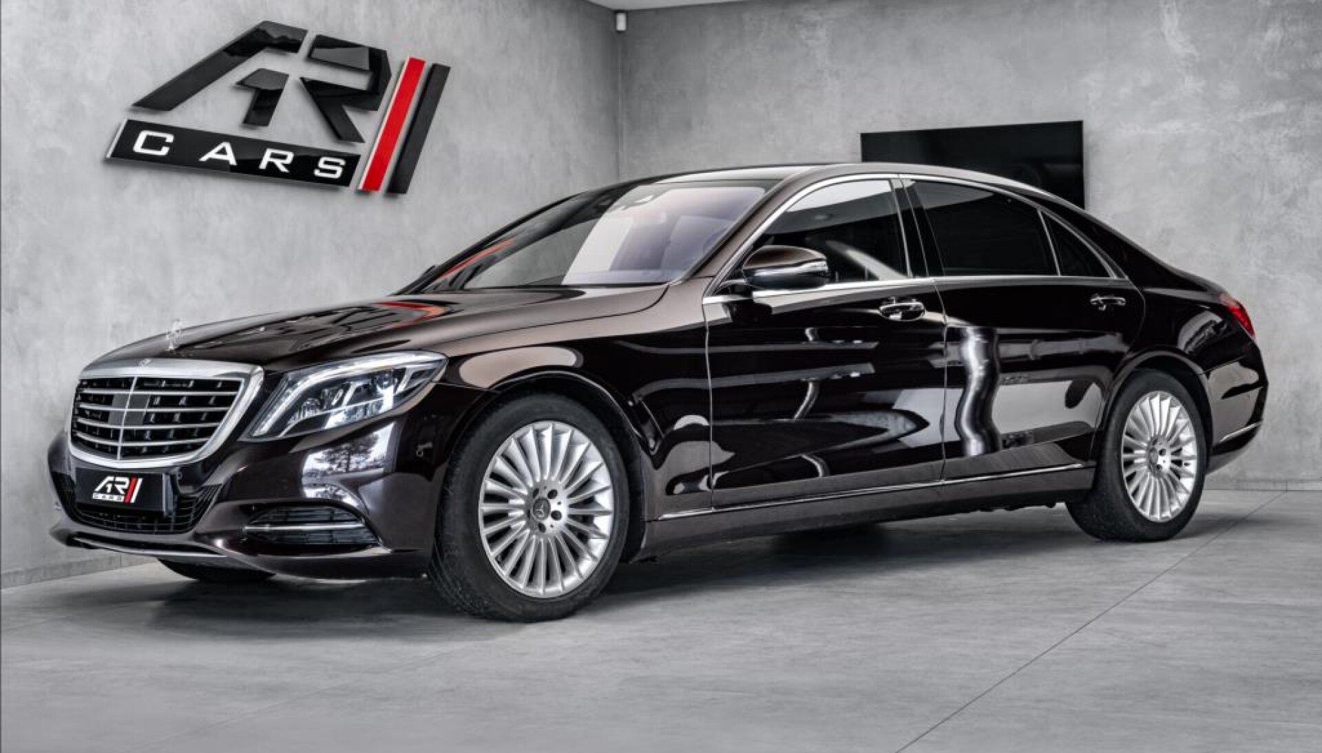 Mercedes-Benz Třídy S S500 4M Long, Burmester, Televize