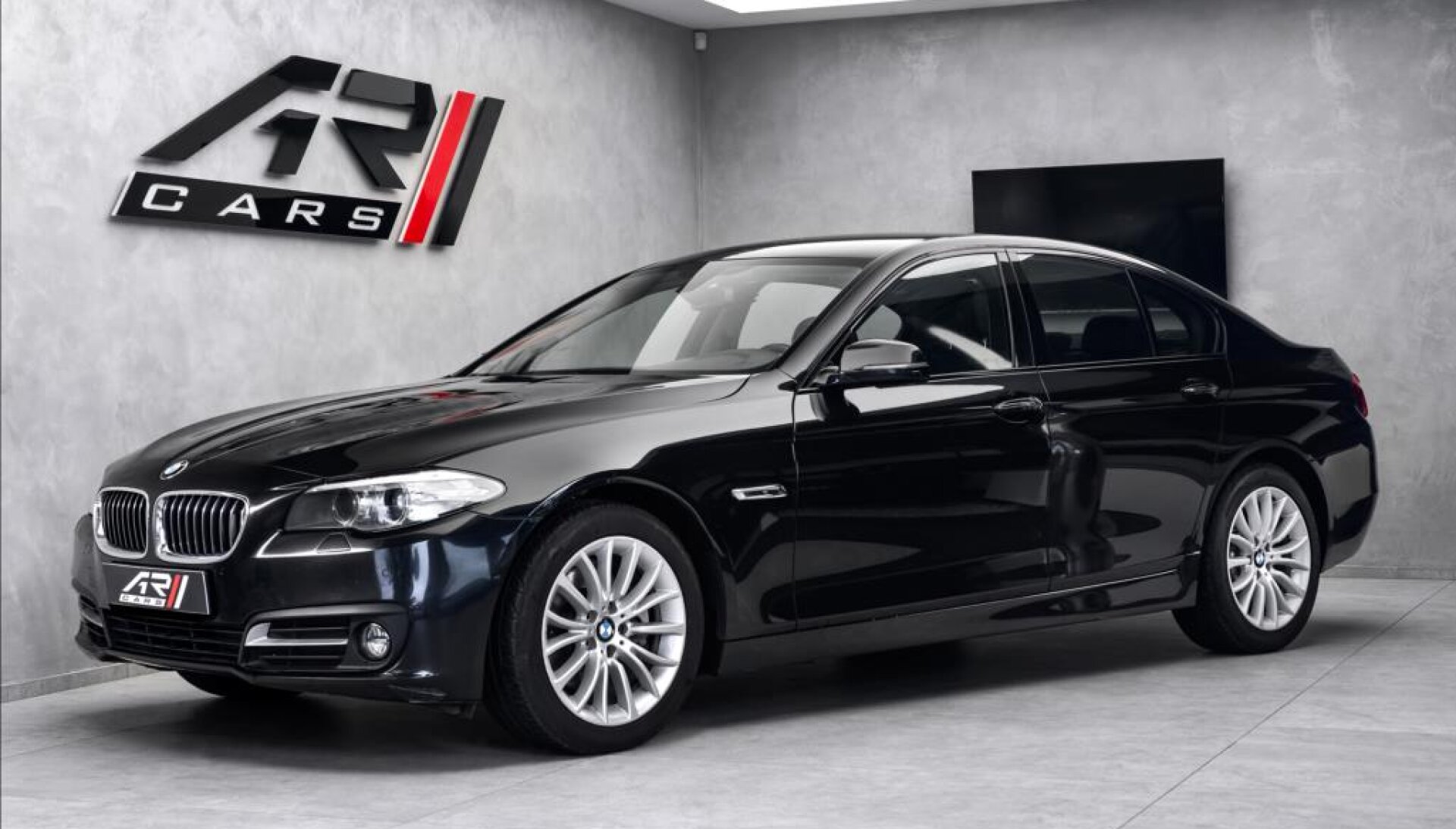 BMW Řada 5 520d lim., automat, kůže, záruka
