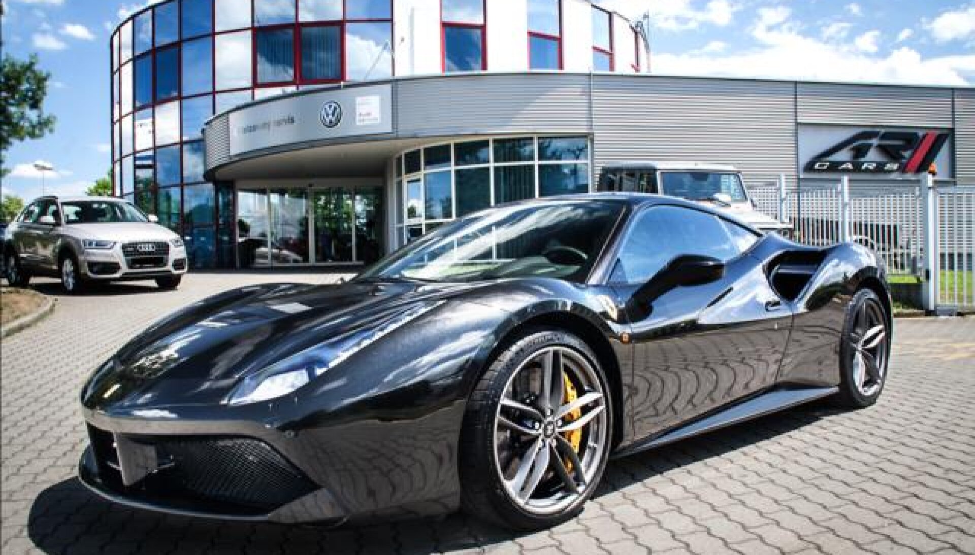 Ferrari 488 KARBON PAKET,LIFT,SKLADEM