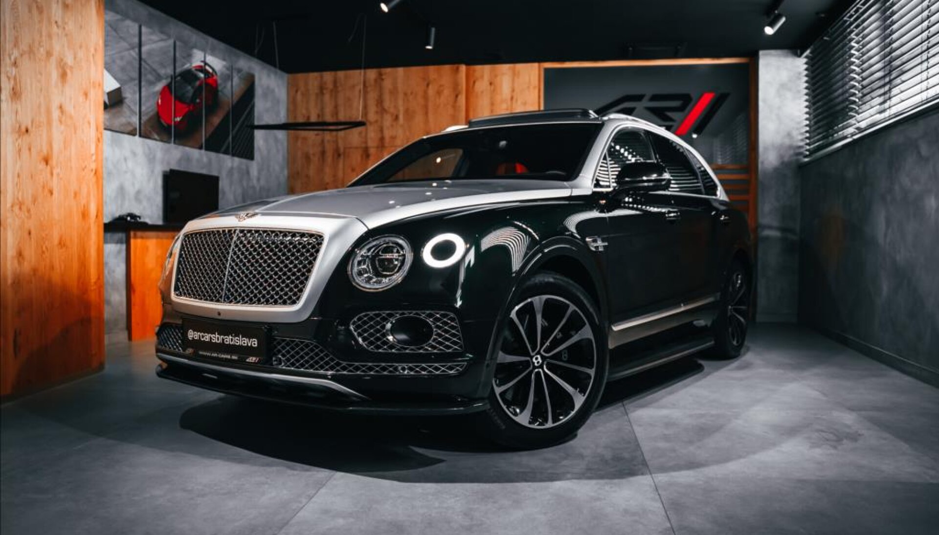 Bentley Bentayga 6,0 6.0 W12 WD, FIRST EDITION, AKRAPOVIČ, KARBON