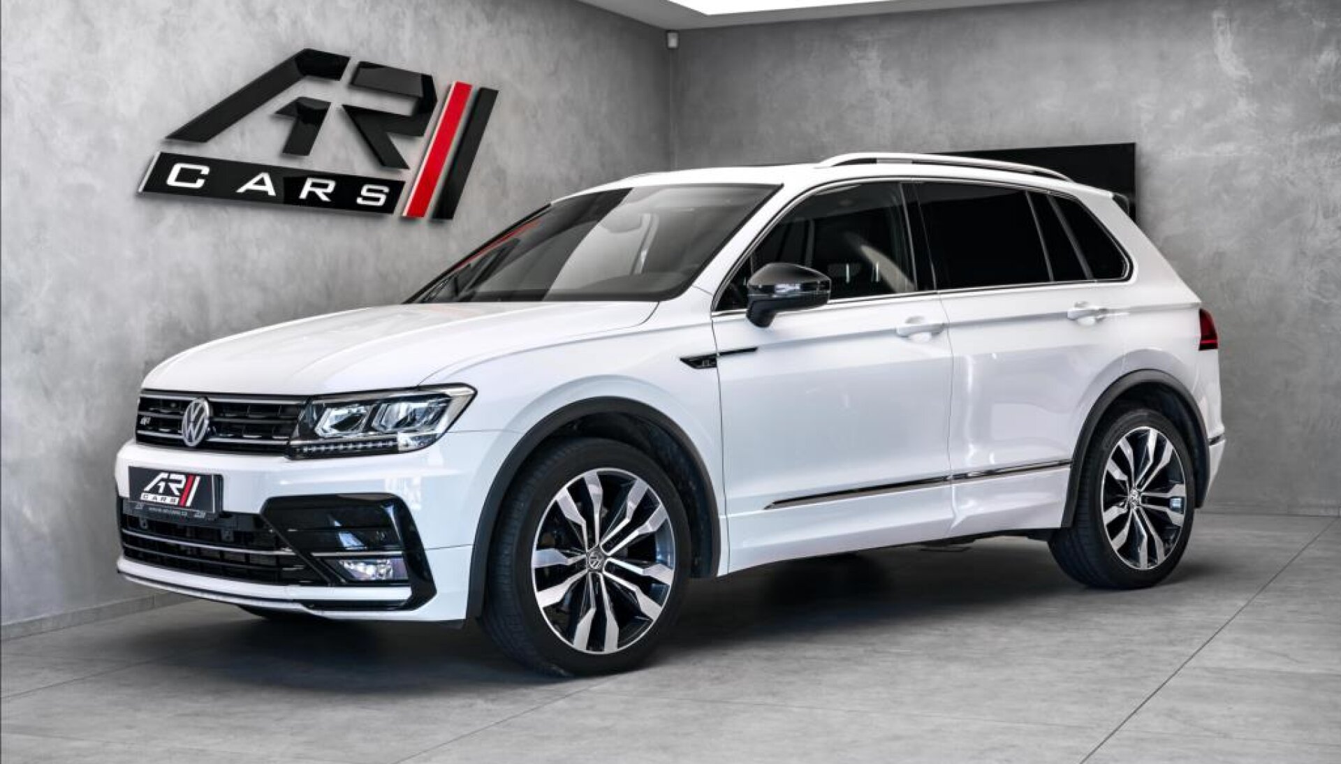 Volkswagen Tiguan 2.0 TDI HL R-line 4M, DCC, panorama, tažné, CZ
