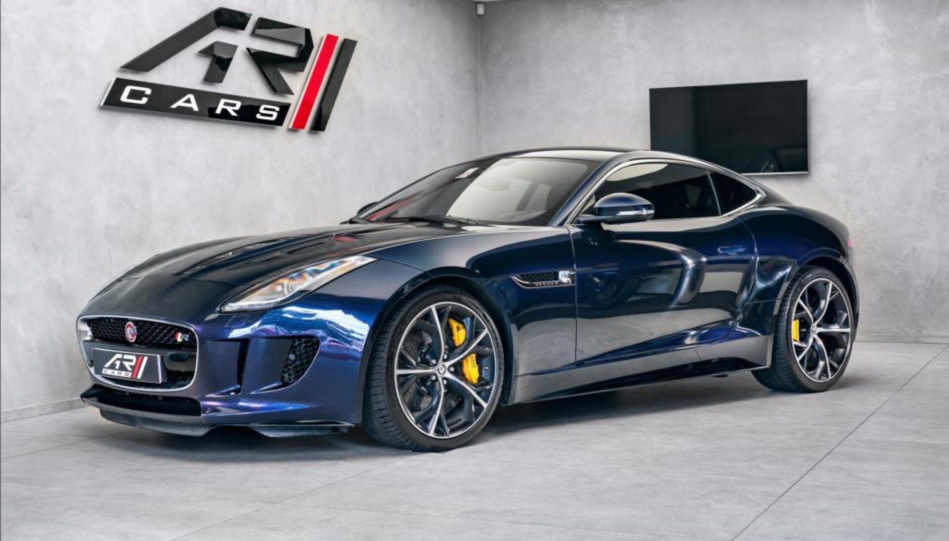 Jaguar F-Type 5,0 R coupe, keramiky, alcantara, Meridian