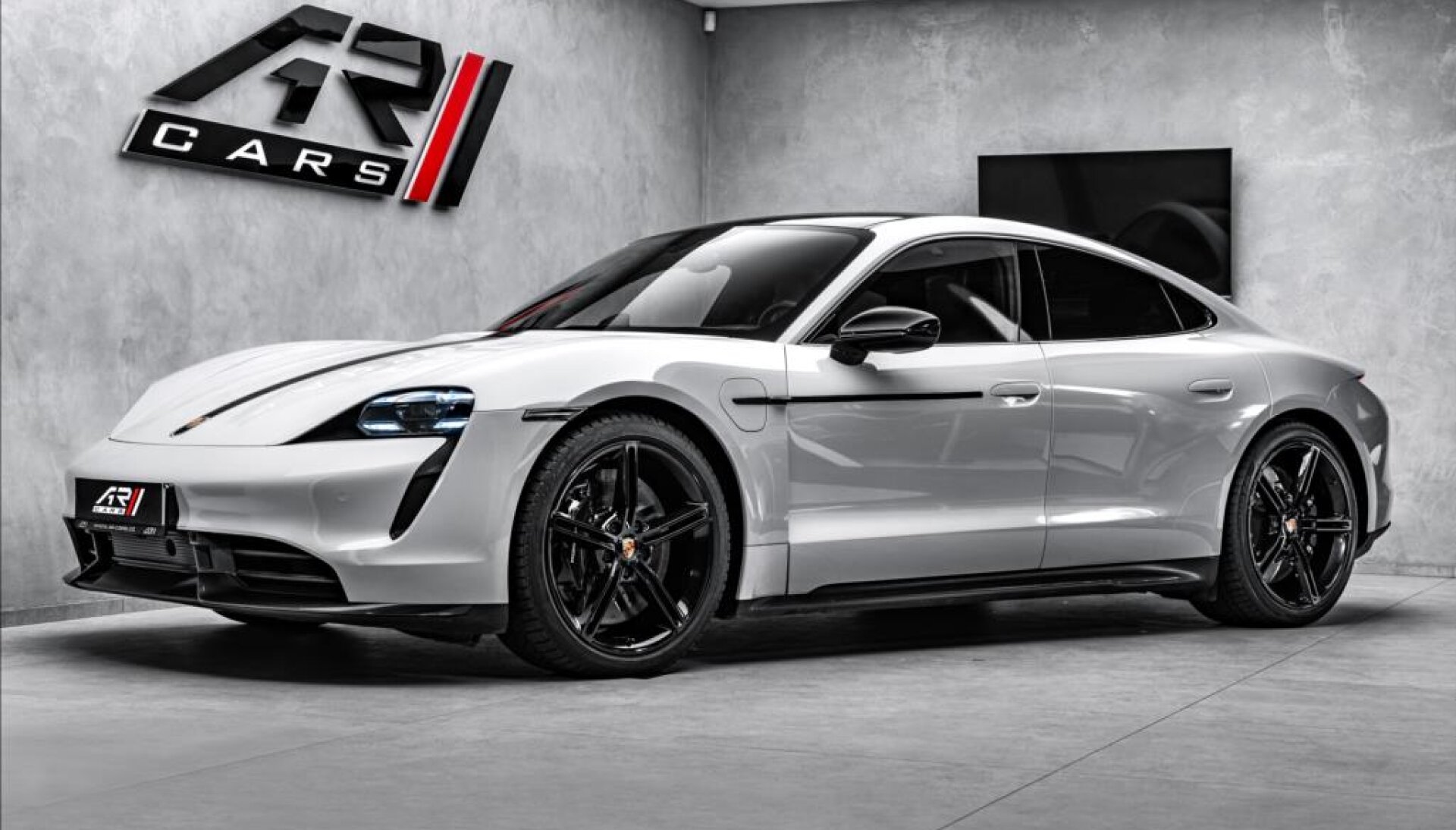 Porsche Taycan 0,0 Turbo S, keramiky, panorama, FOLIE