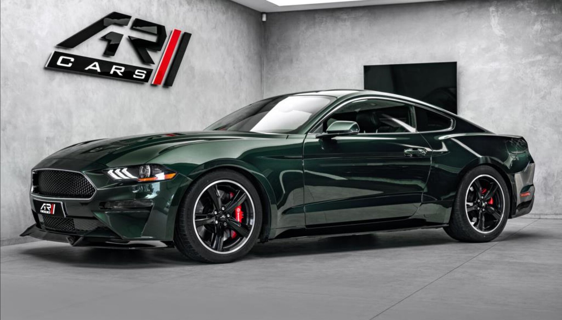 Ford Mustang BULLITT, Magneride, B&O, výfuky