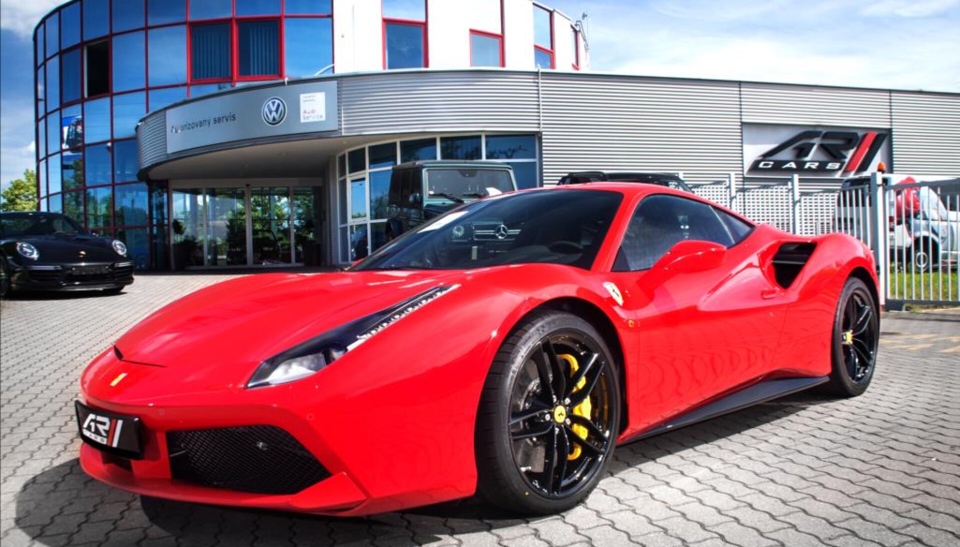 Ferrari 488 Karbon sedadla, Exclusive černý paket, Sklade