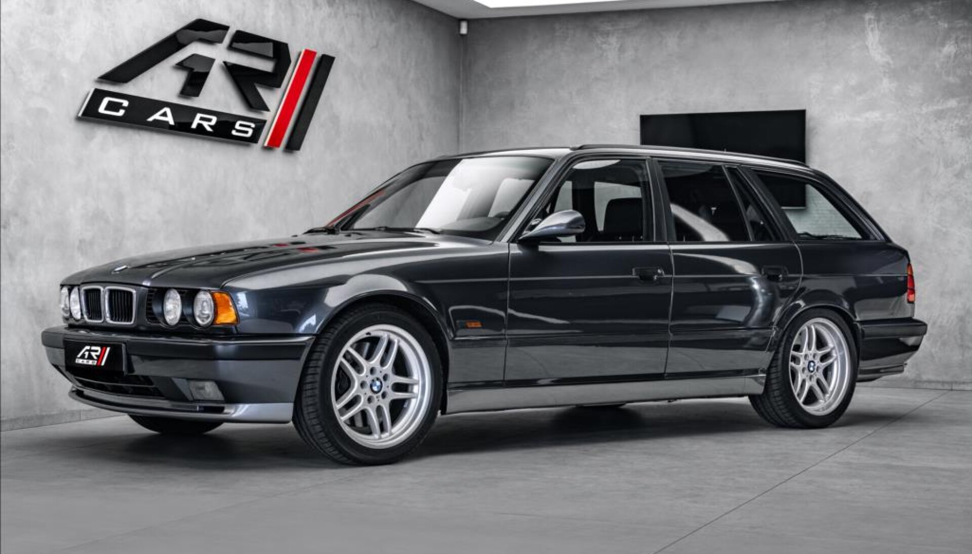 BMW M5 E34 Touring, manuál 6st.
