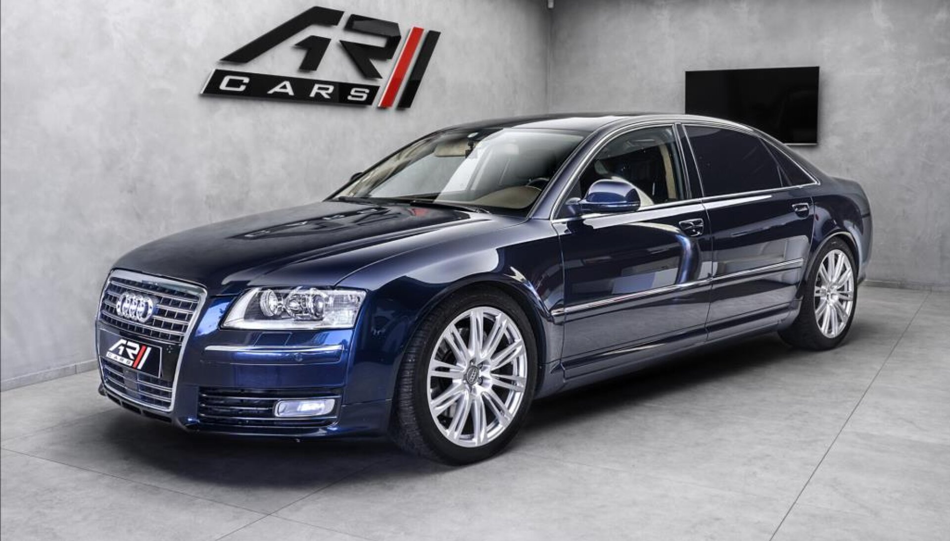 Audi A8 4.2 TDI quattro, B&O, ACC, masáže, softclose