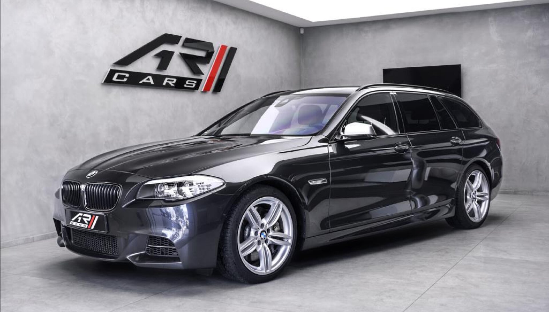 BMW Řada 5 M550d xDrive Touring, M-paket