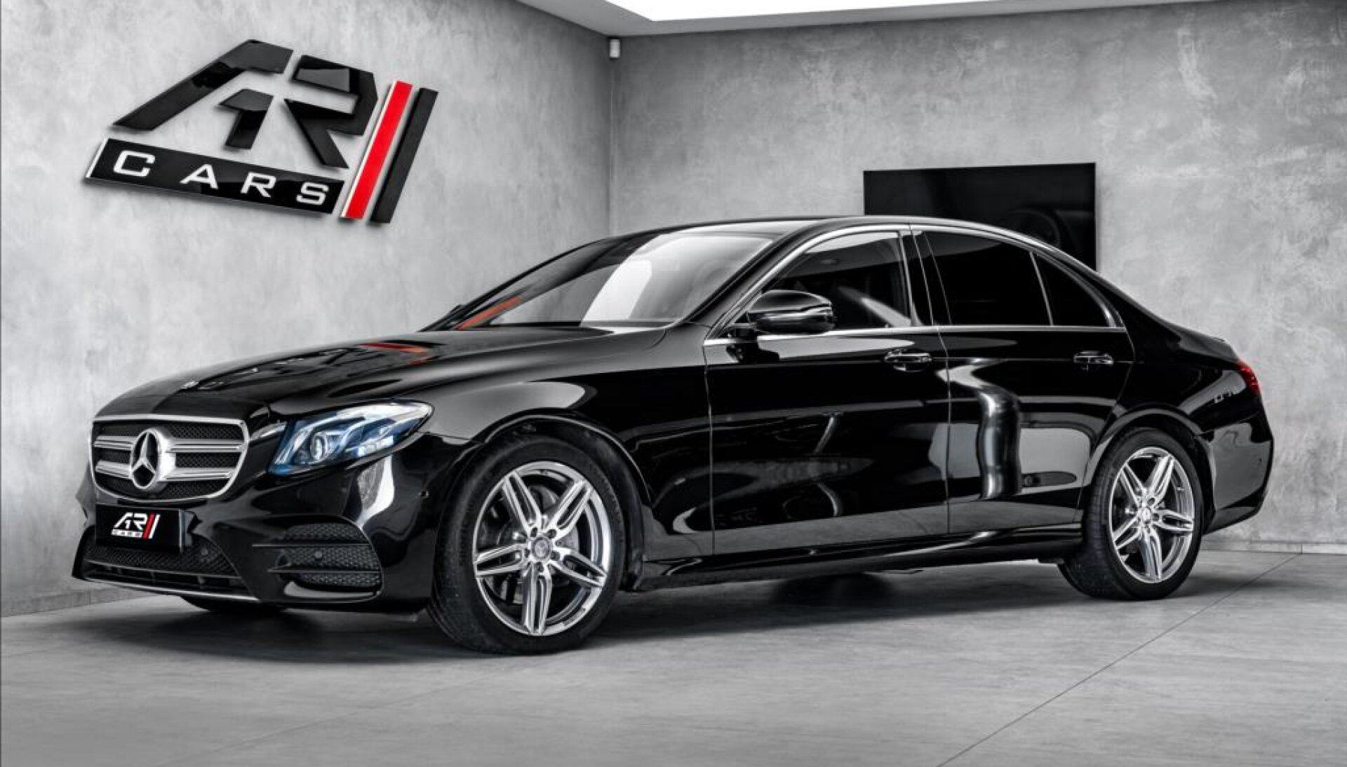 Mercedes-Benz Třídy E E 220 d AMG, LED