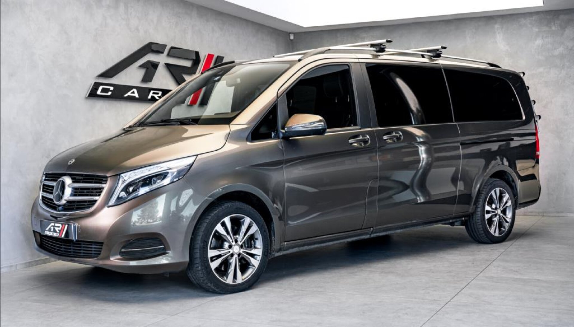 Mercedes-Benz Třídy V AVANTGARDE 250d XL 4MATI, TV, nosiče, full