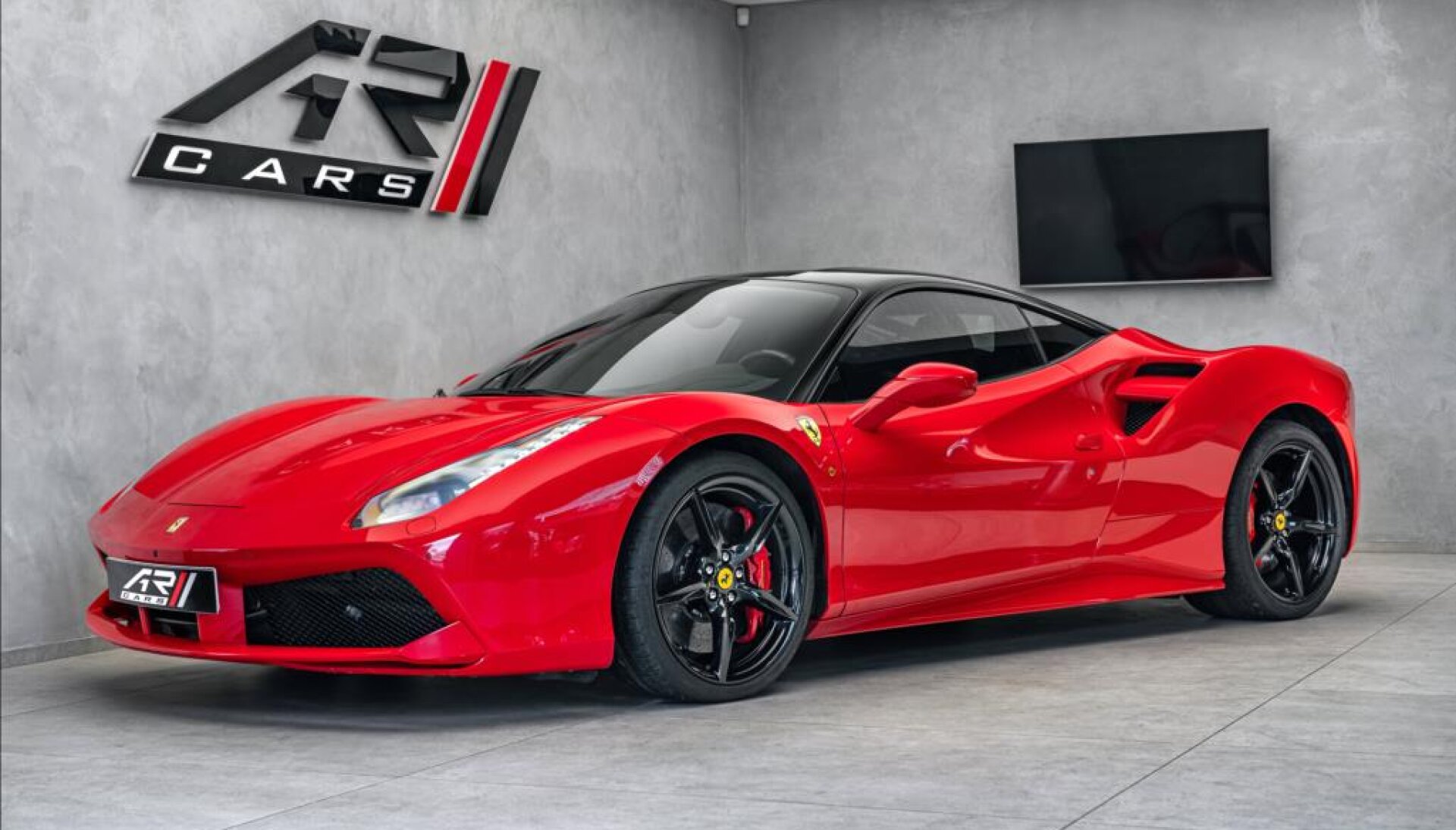 Ferrari 488 GTB, LEDs karbon, JBL, lift